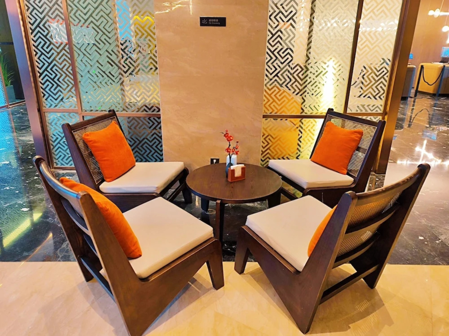 JOVE MOUNTAIN UrCove Nyingchi Hotel