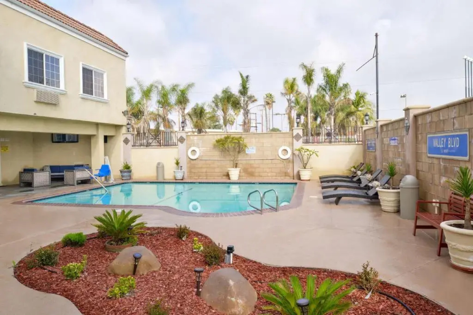 Americas Best Value Inn & Suites El Monte