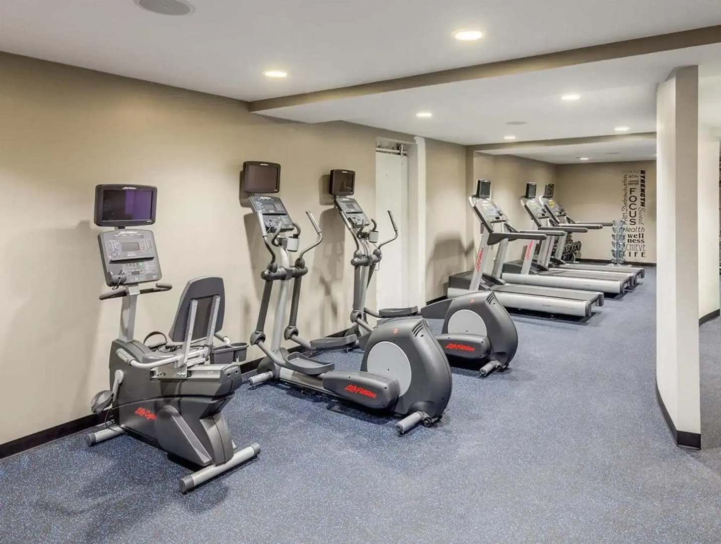 Hotel RL Baltimore Inner Harbor