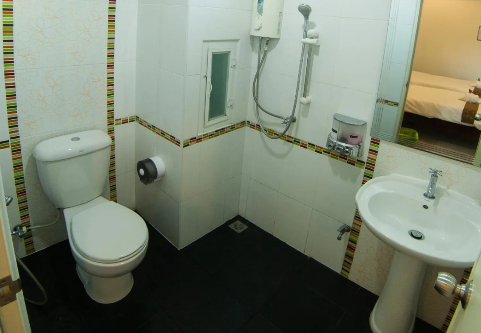 Modern Inn by Saifon