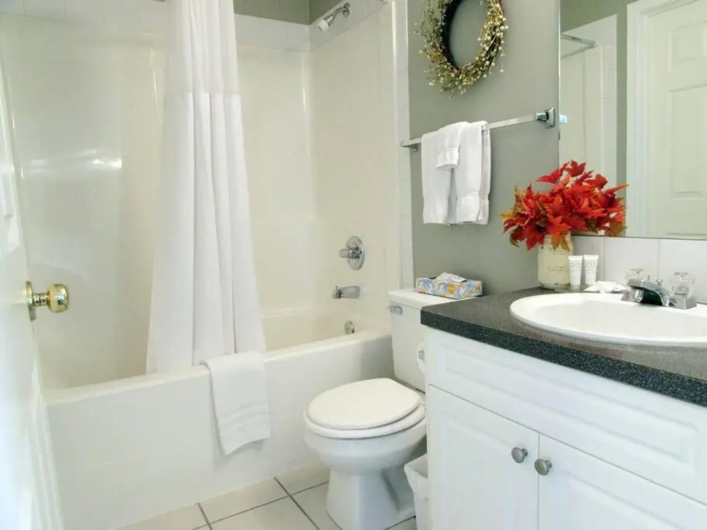 Paradise Canyon Golf Resort, Signature Walkout Condo 380