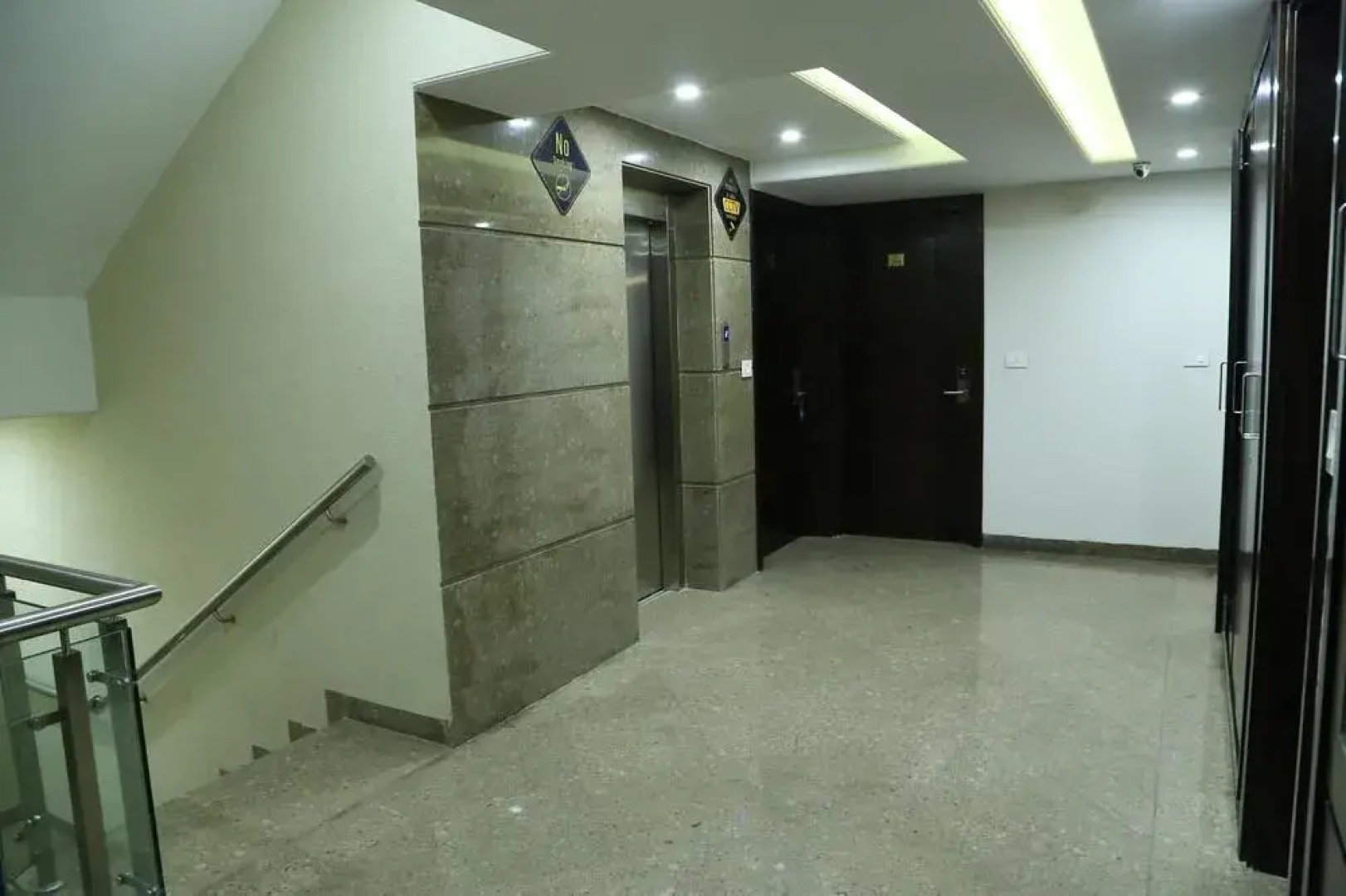 OYO Premium Ptl Chowk Phase 5 Mohali(Cha095)