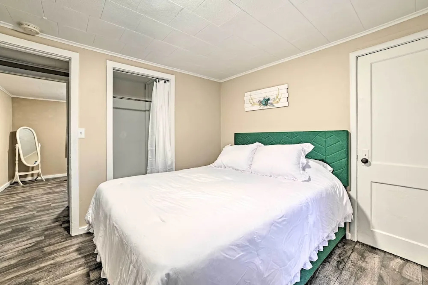 Quaint Frederic Home: Ski, Boat + Hike Nearby