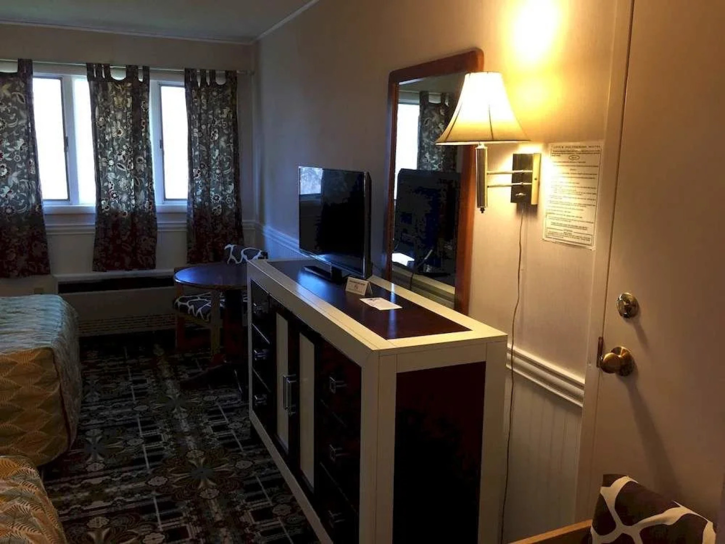 May's Polynesian Motel