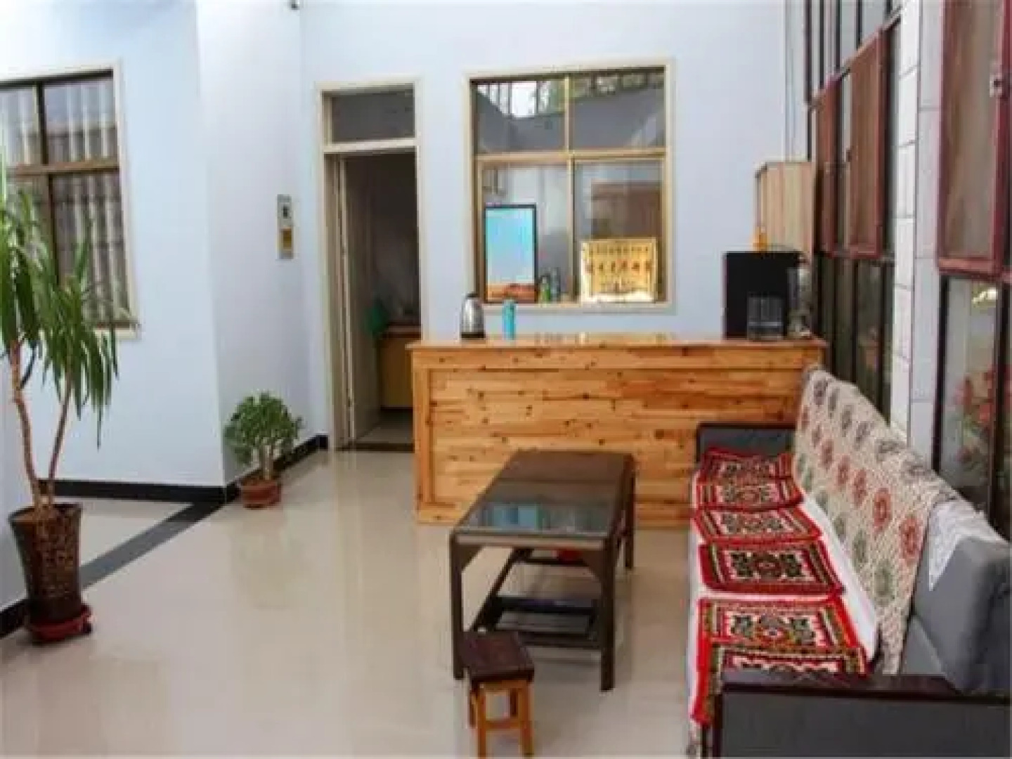 Dunhuang Shazhongyue Inn