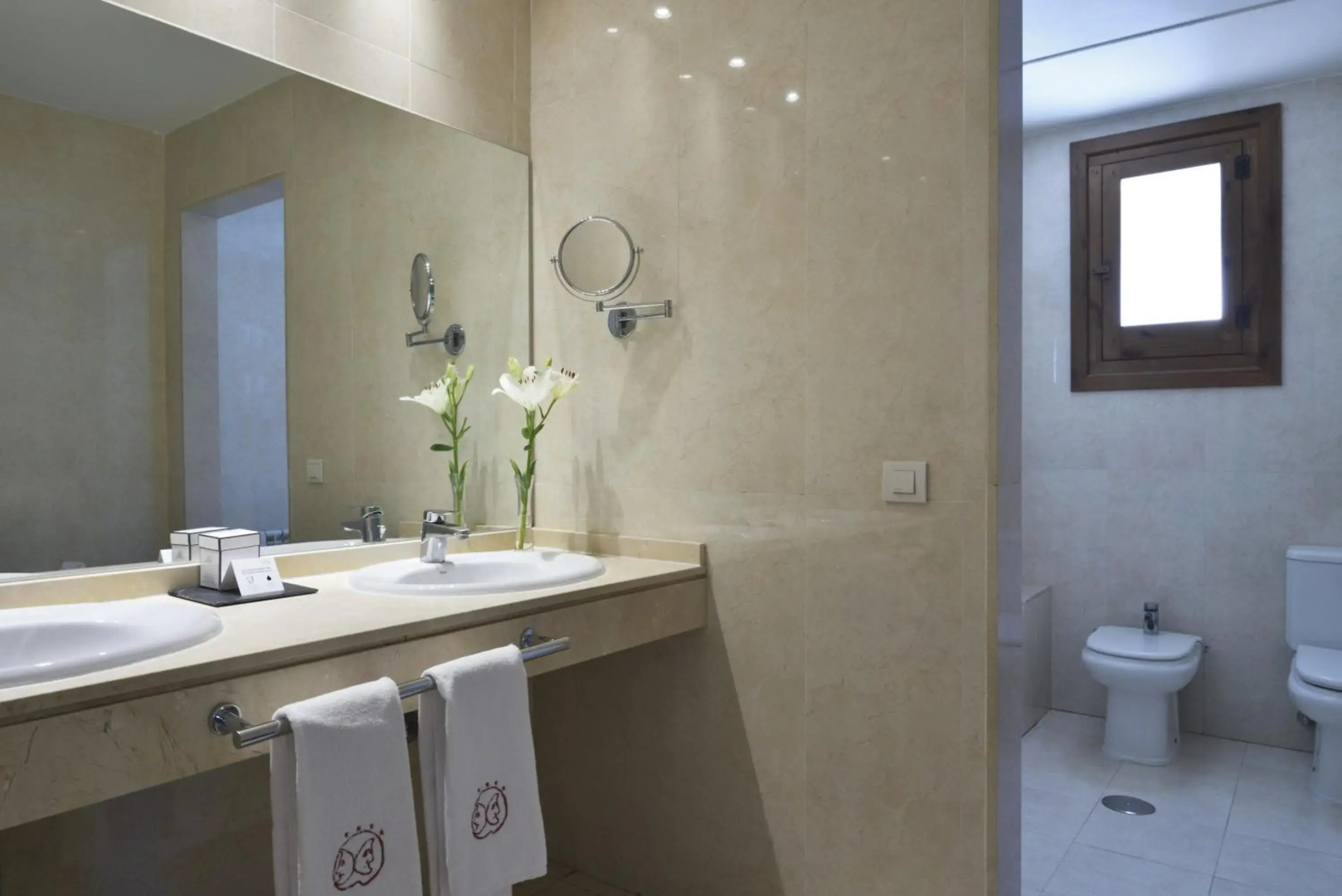 Hotel Puerta de la Luna