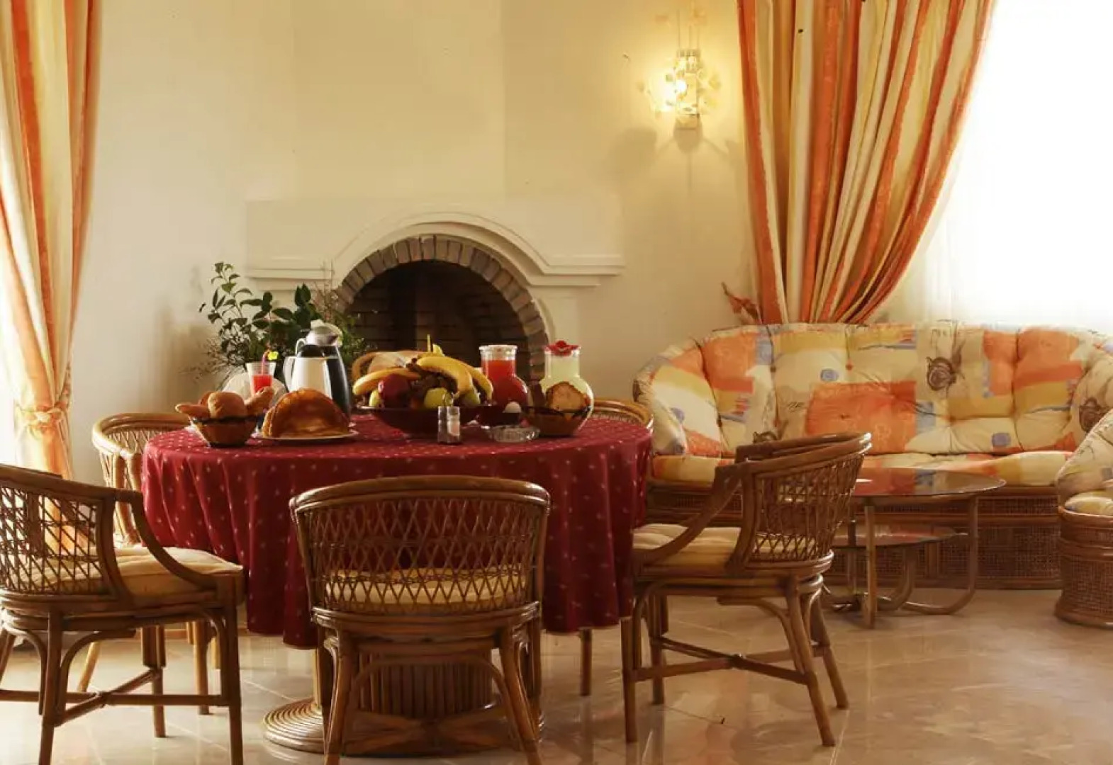 Golden Yasmin Mehari Tabarka