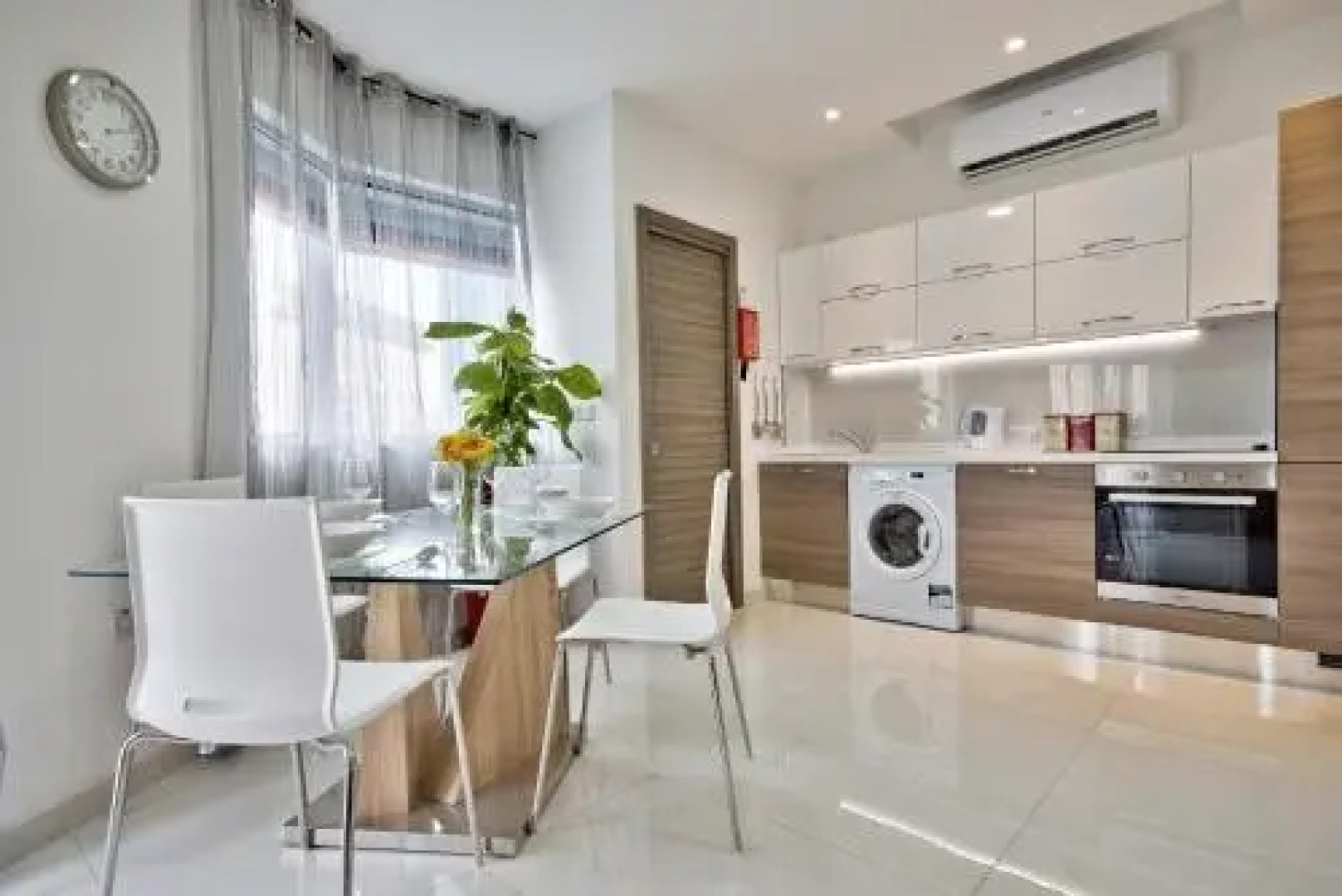 Stanislaus Apartment 4