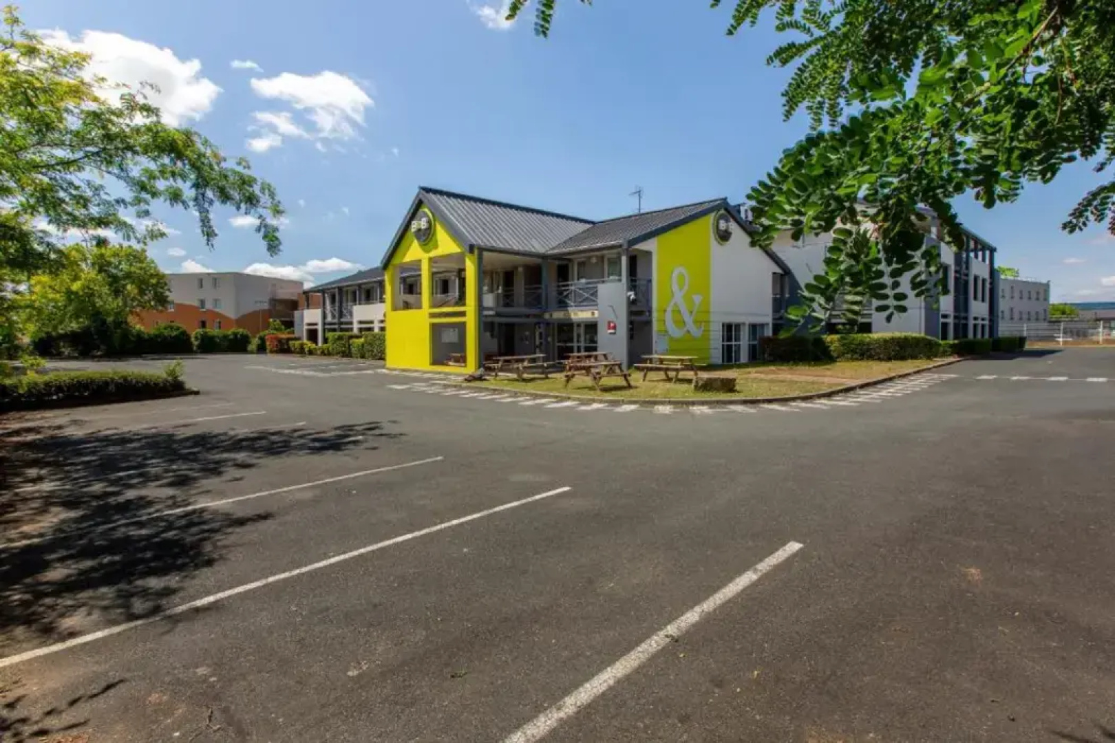 B&B HOTEL Châteauroux Aéroport