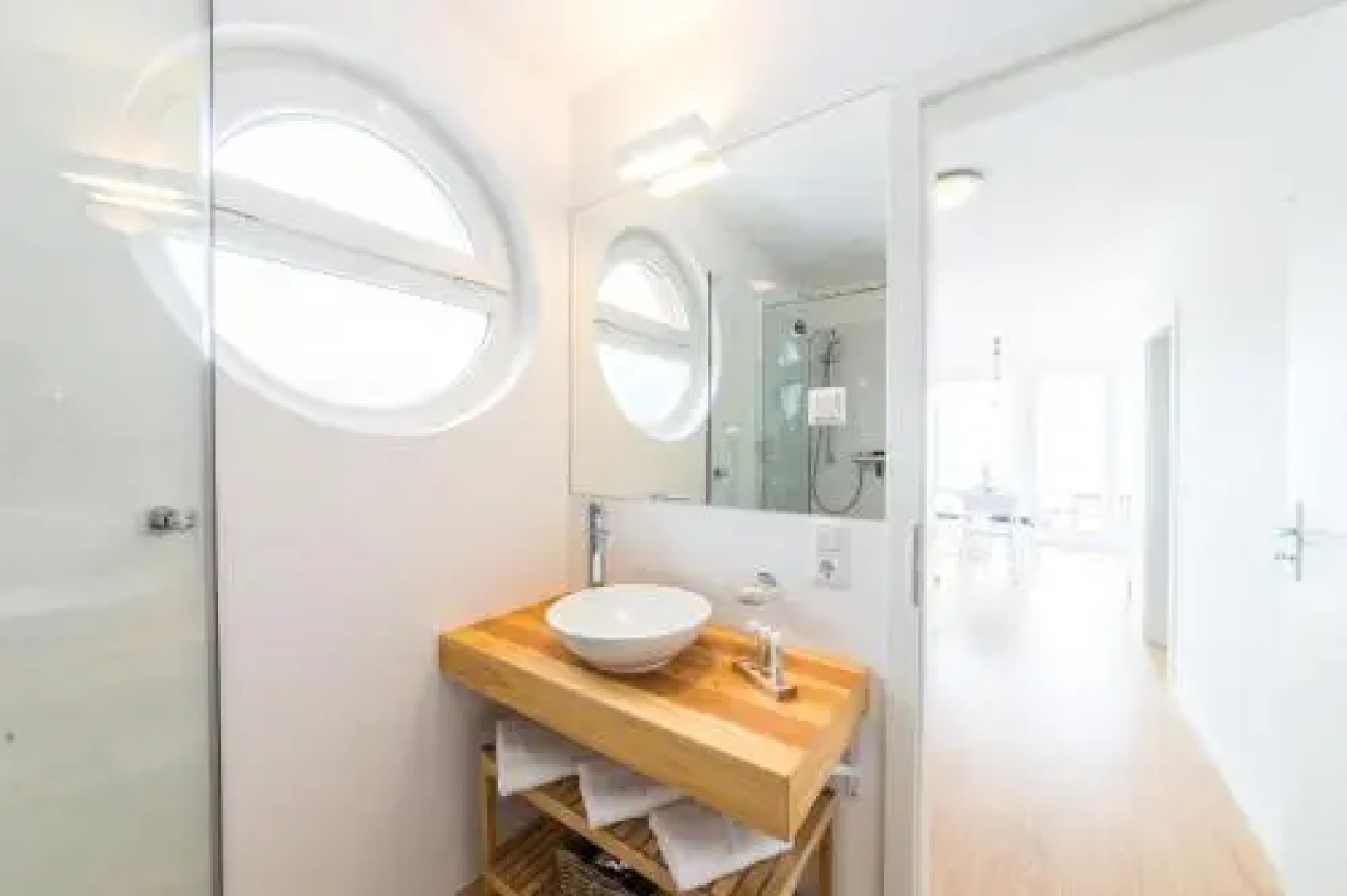 Komfort-Hausboote am Naturhafen Krummin