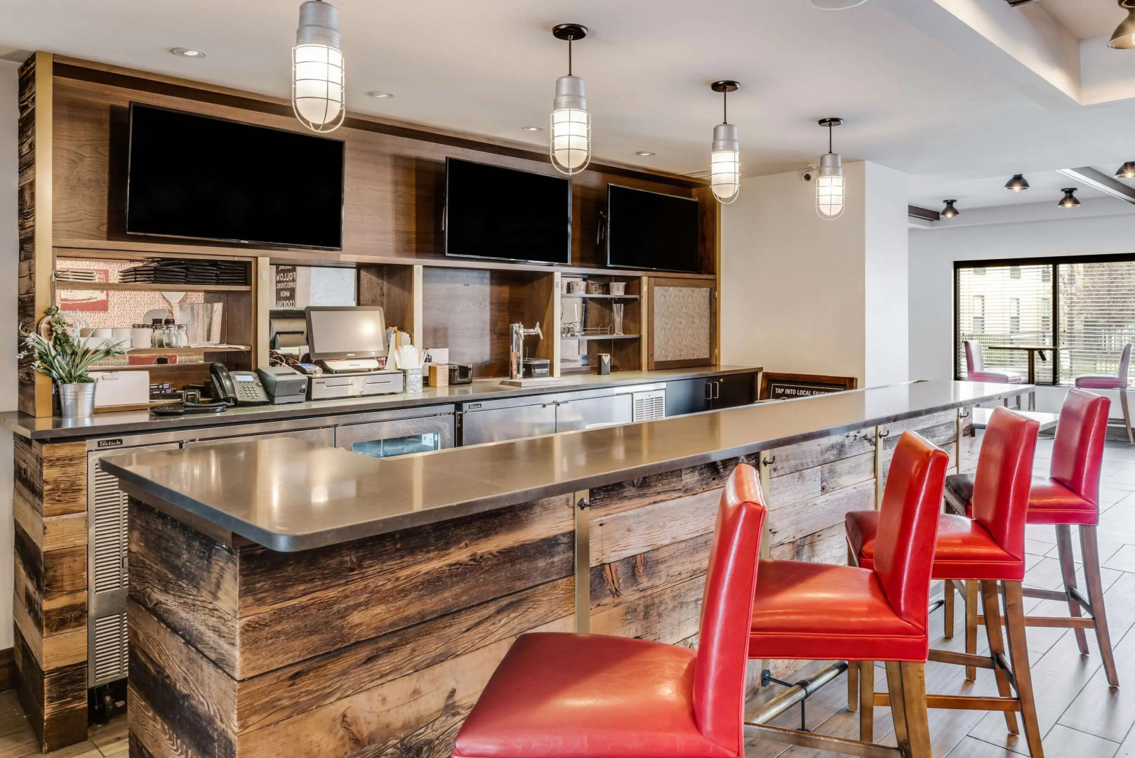 The Crossroads Hotel, Newburgh