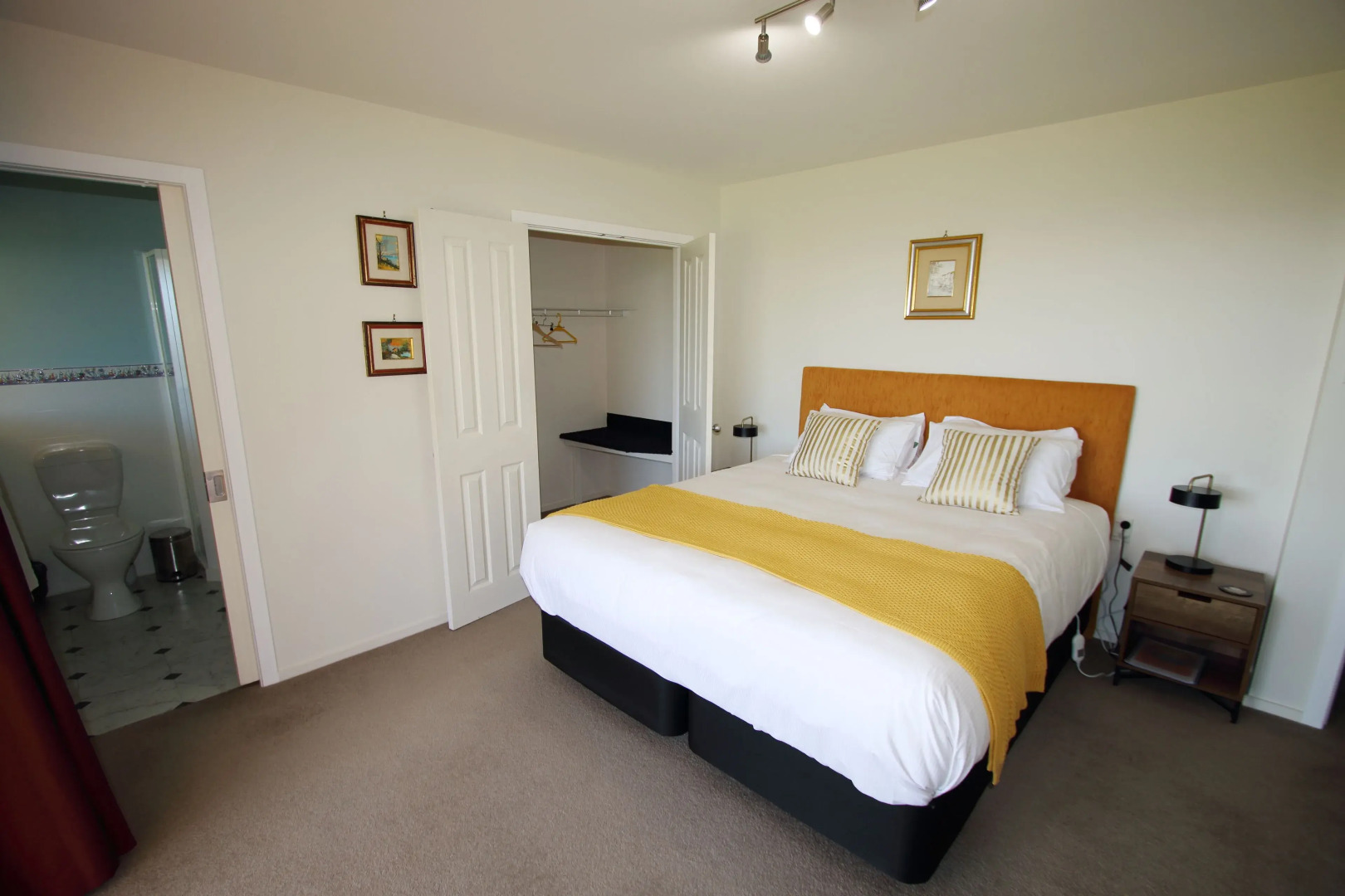 Awatuna Sunset Lodge