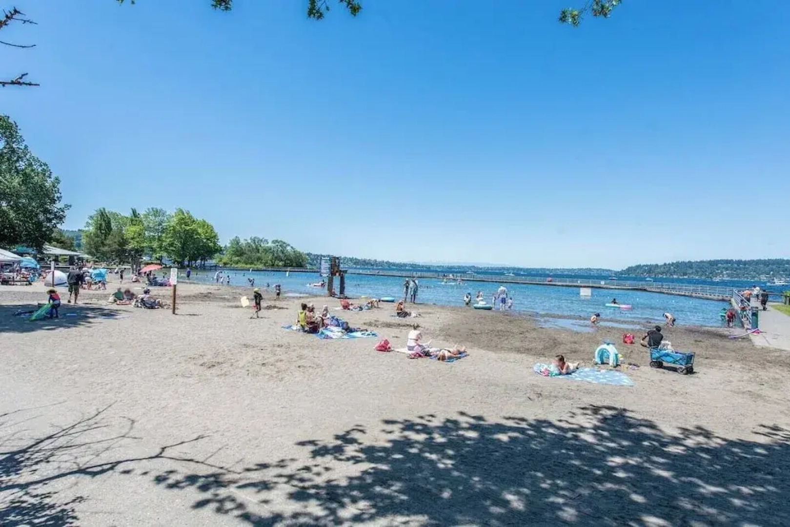 Lakeview Home in Renton, Walk to Beach, AC, Fenced