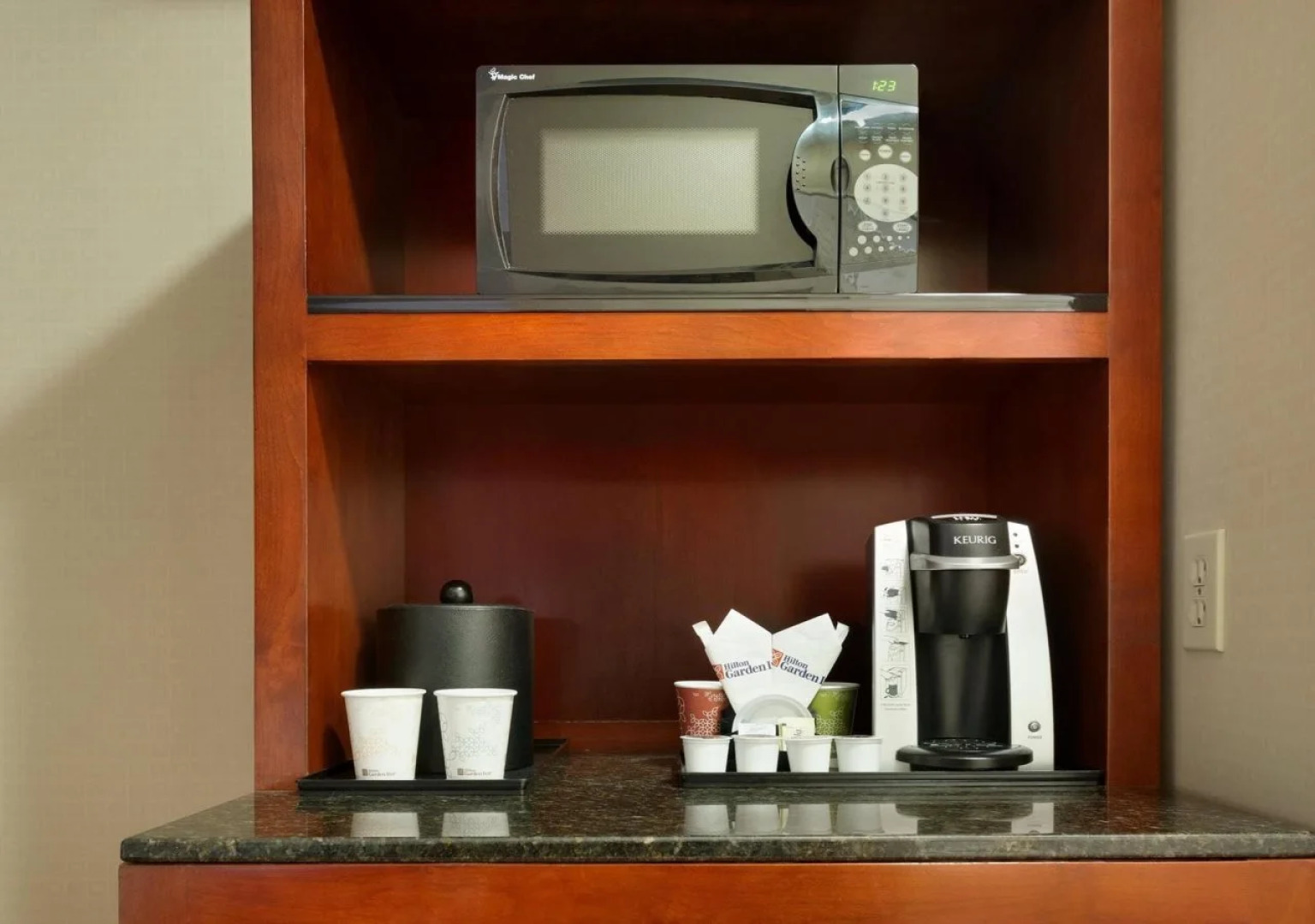 Hilton Garden Inn Chicago / Oak Brook