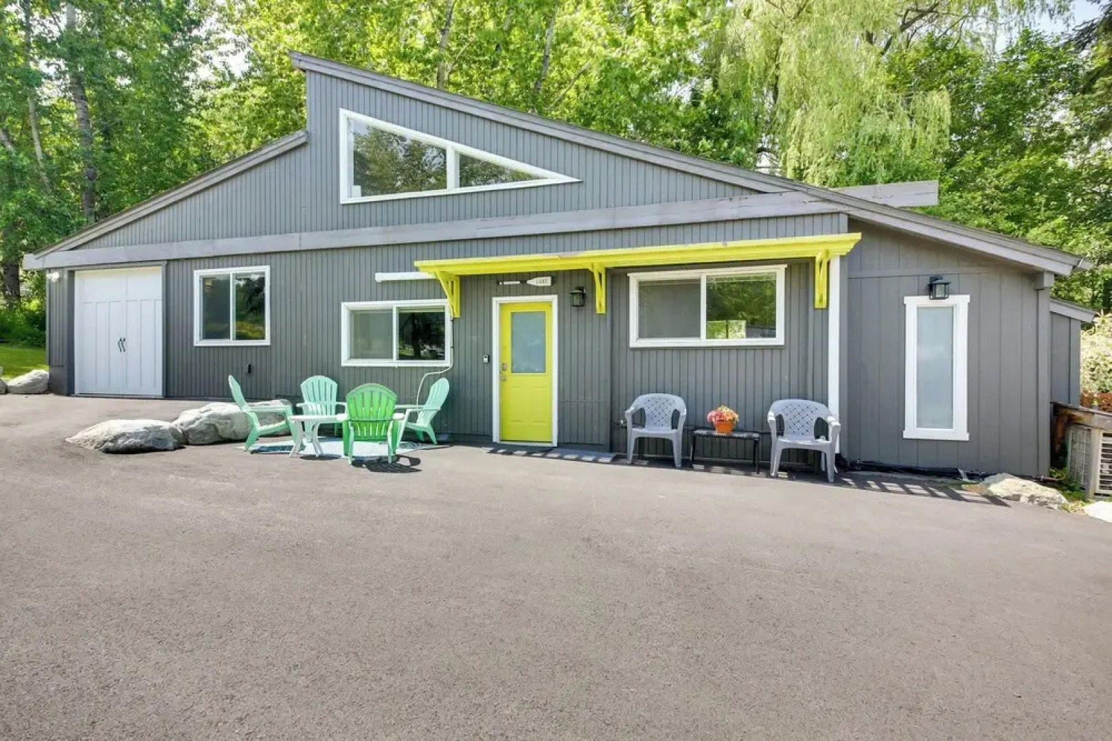 ~14 Mi to Schweitzer Mtn: Lakefront Home