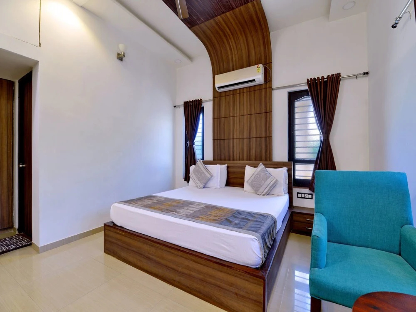 OYO 3422 Hotel Golden Berry