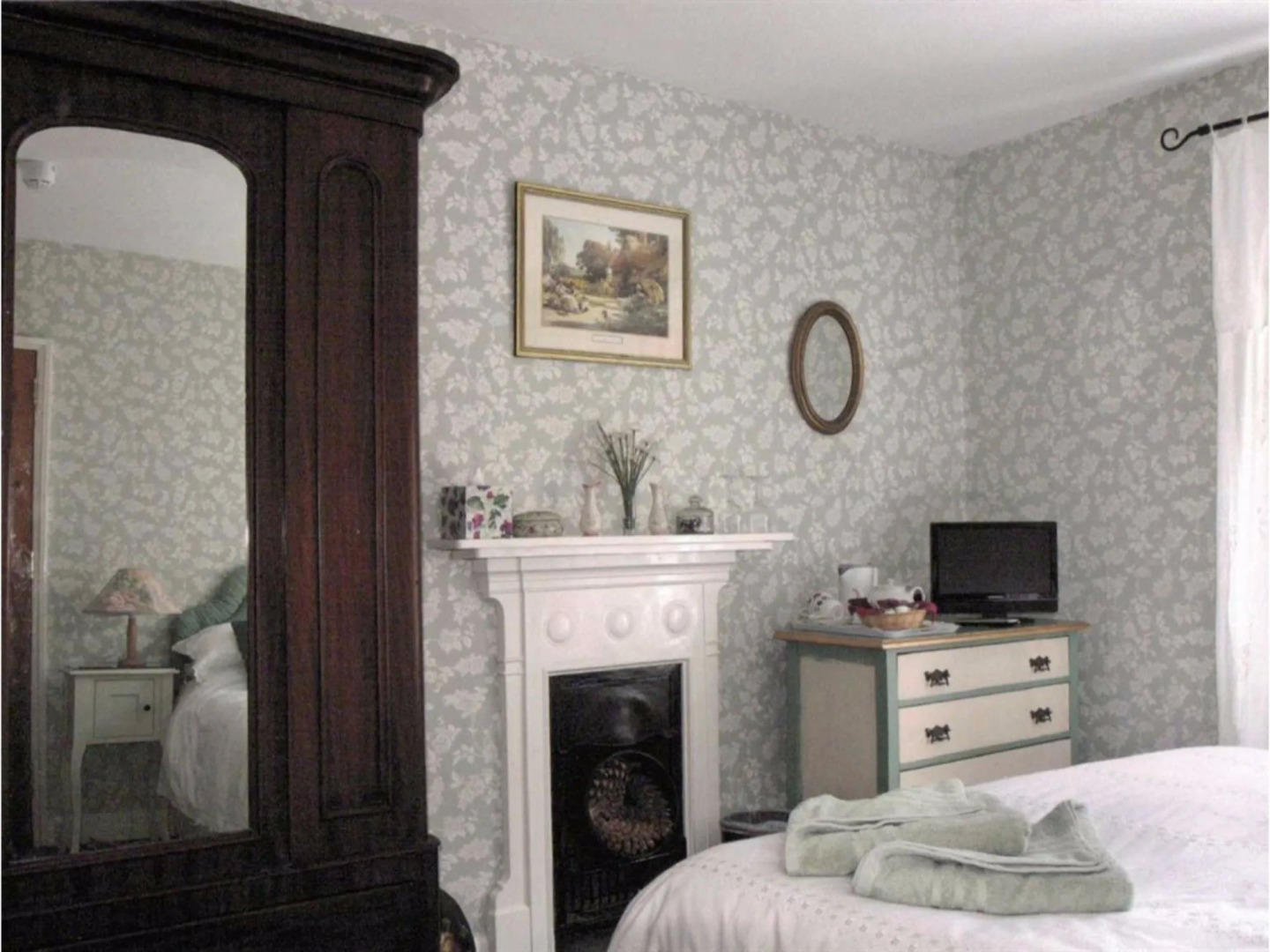 Hillside House - Guest House