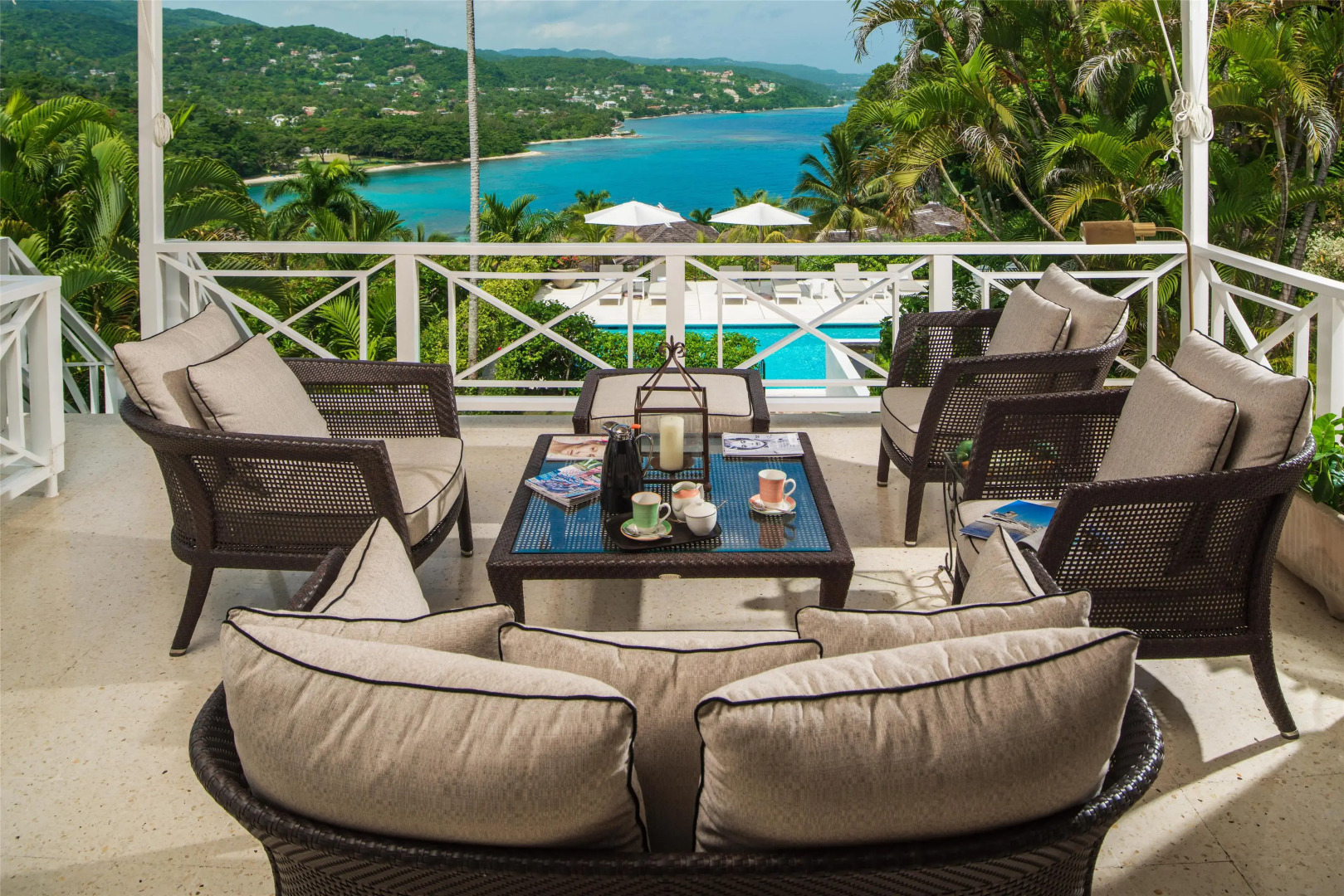 Round Hill Hotel And Villas