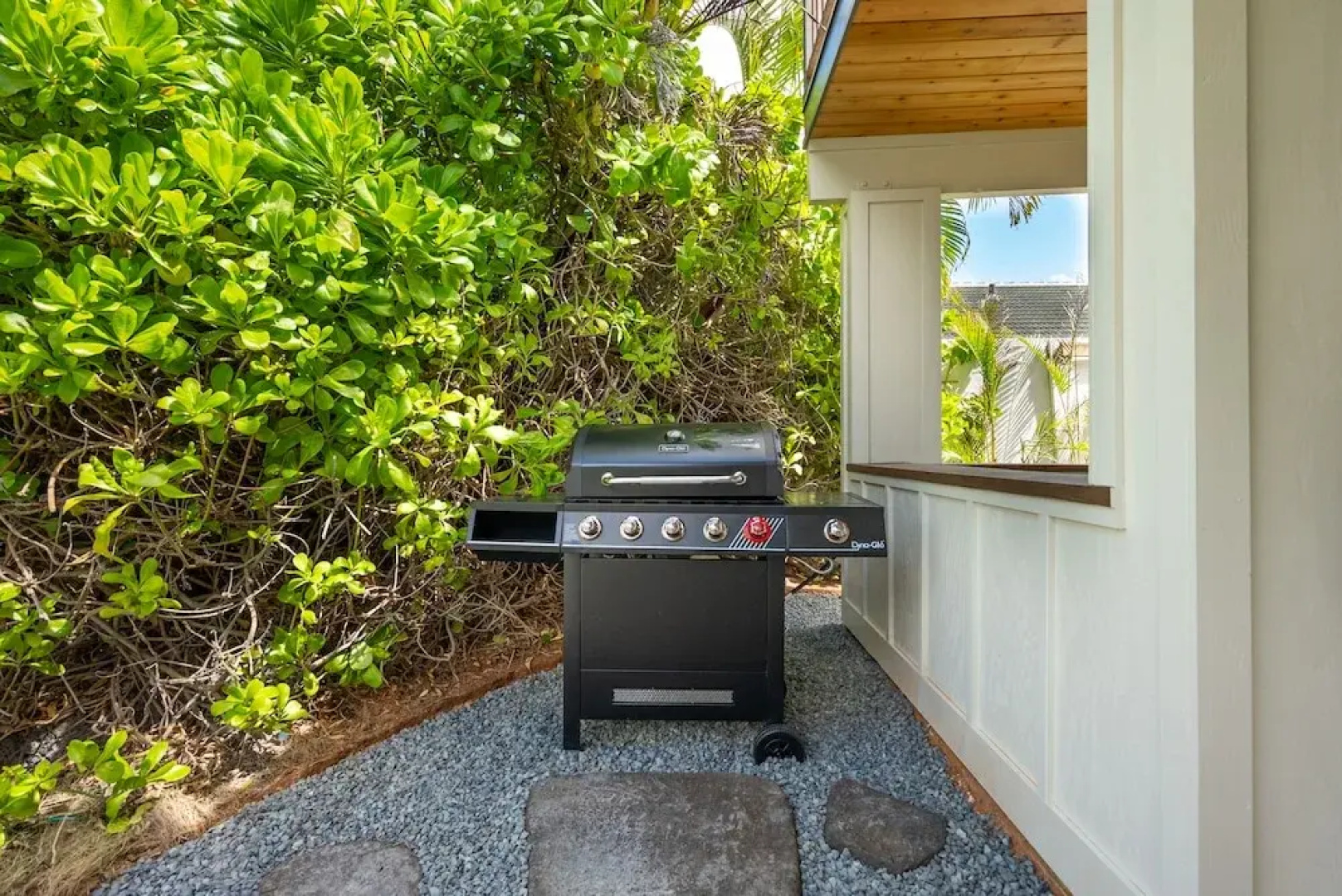 Hale Oahu Estate by Avantstay Kailua Beachfront Estate w/ Guest House