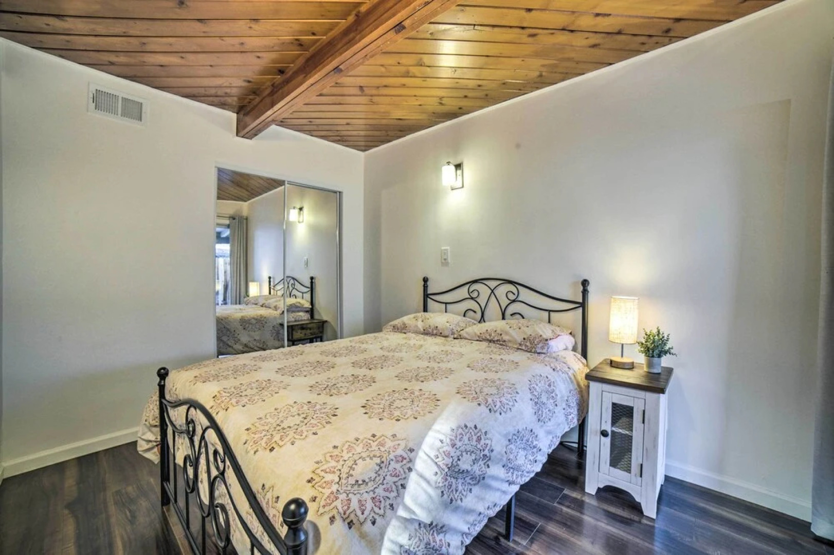 Gateway to Mt Rose Ski! Reno Home w/ Fireplace