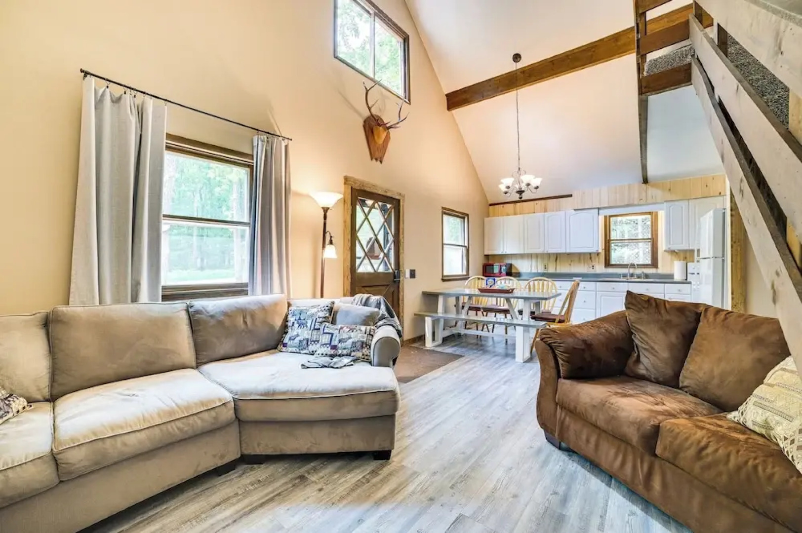 Family Roscommon Home - 3 Mi to Higgins Lake