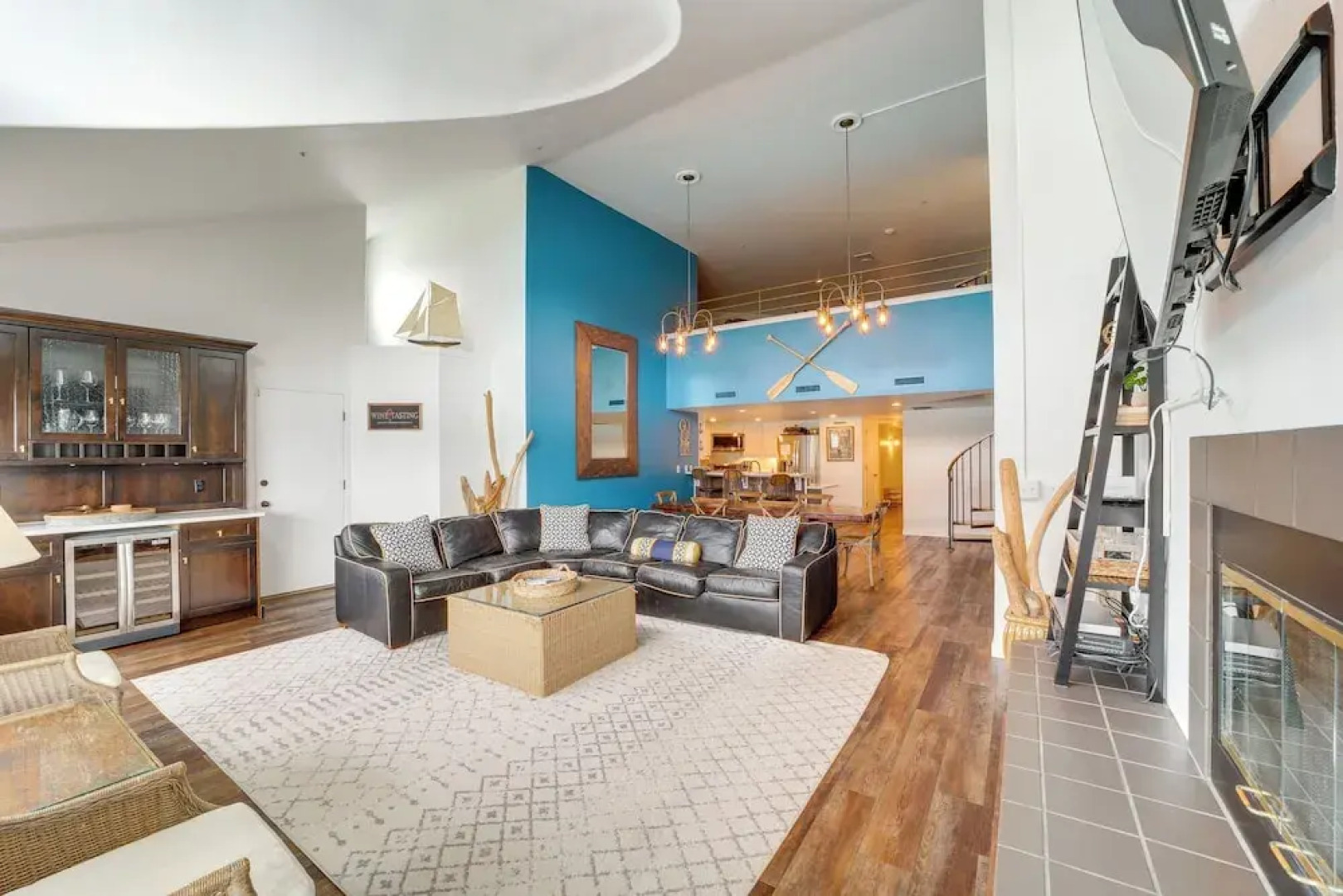 Beautiful Condo w/ Balcony on Lake Chelan!