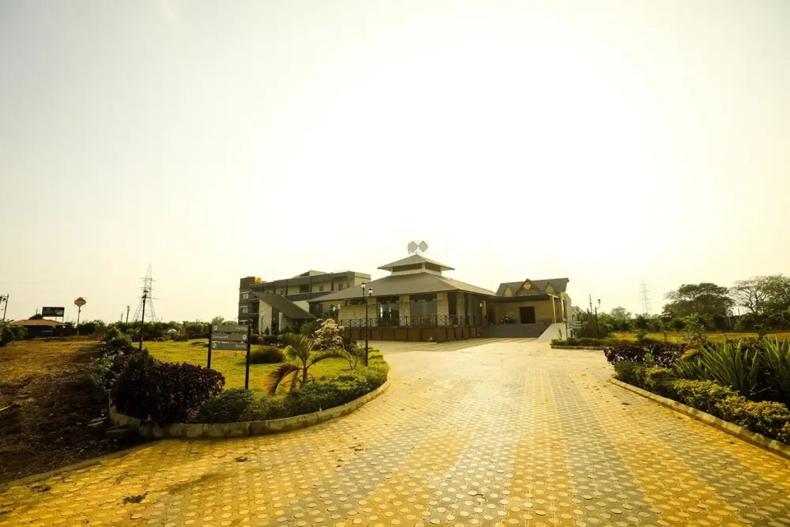 OYO 28365 Hotel The Cult