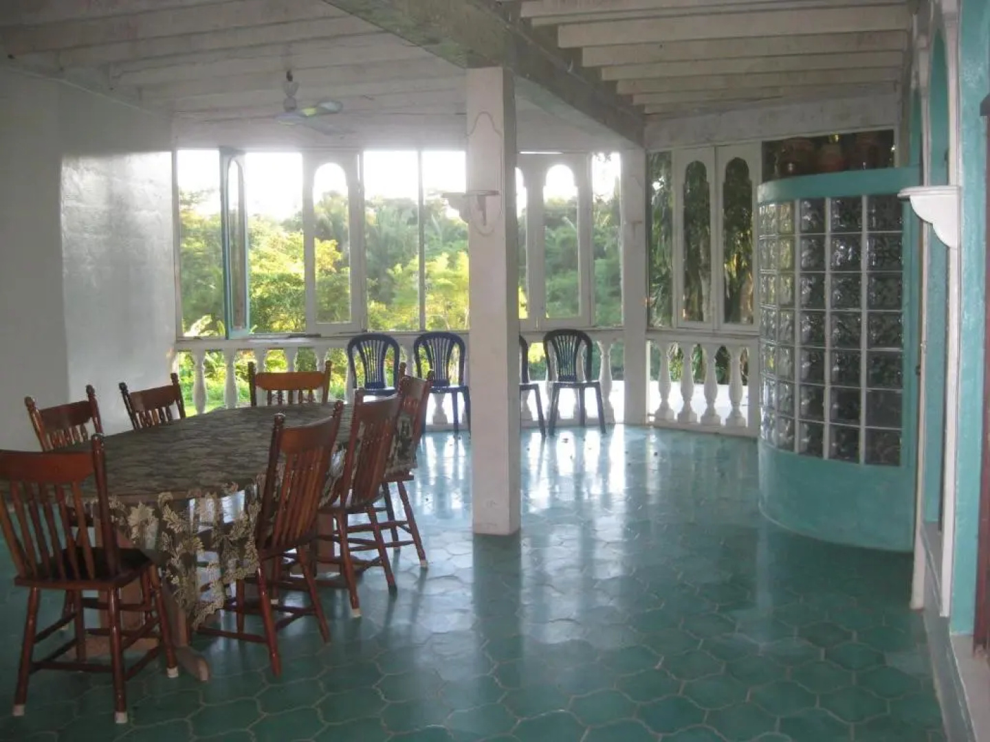 Banana Bank Lodge & Jungle Horseback Adventures