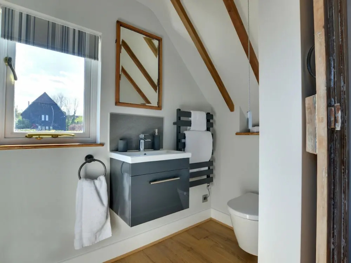 With Wonderful Views, This Could be the Most Romantic Hideaway Ever