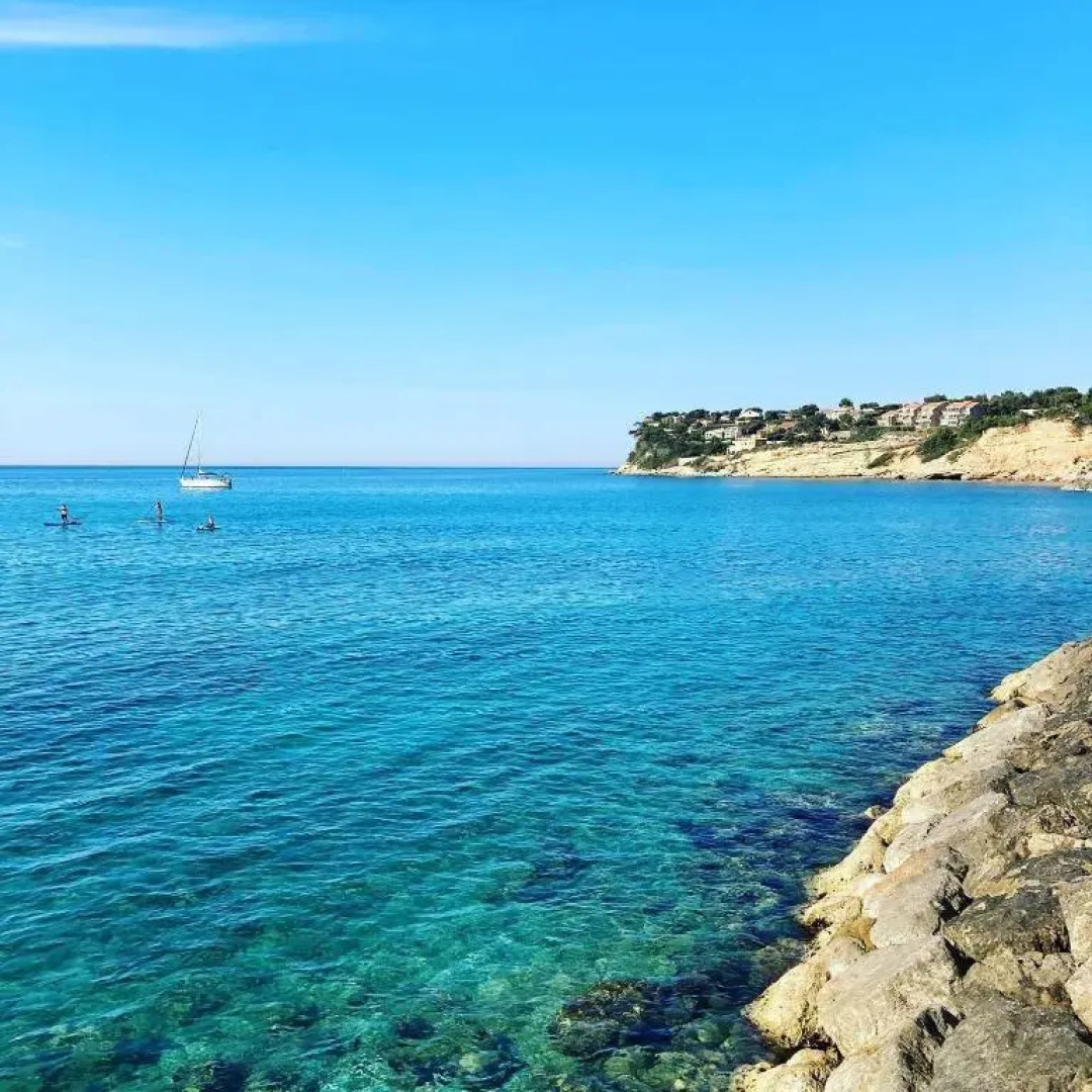 200m de la Plage ,3mn du Port a 50m du Centre Ville