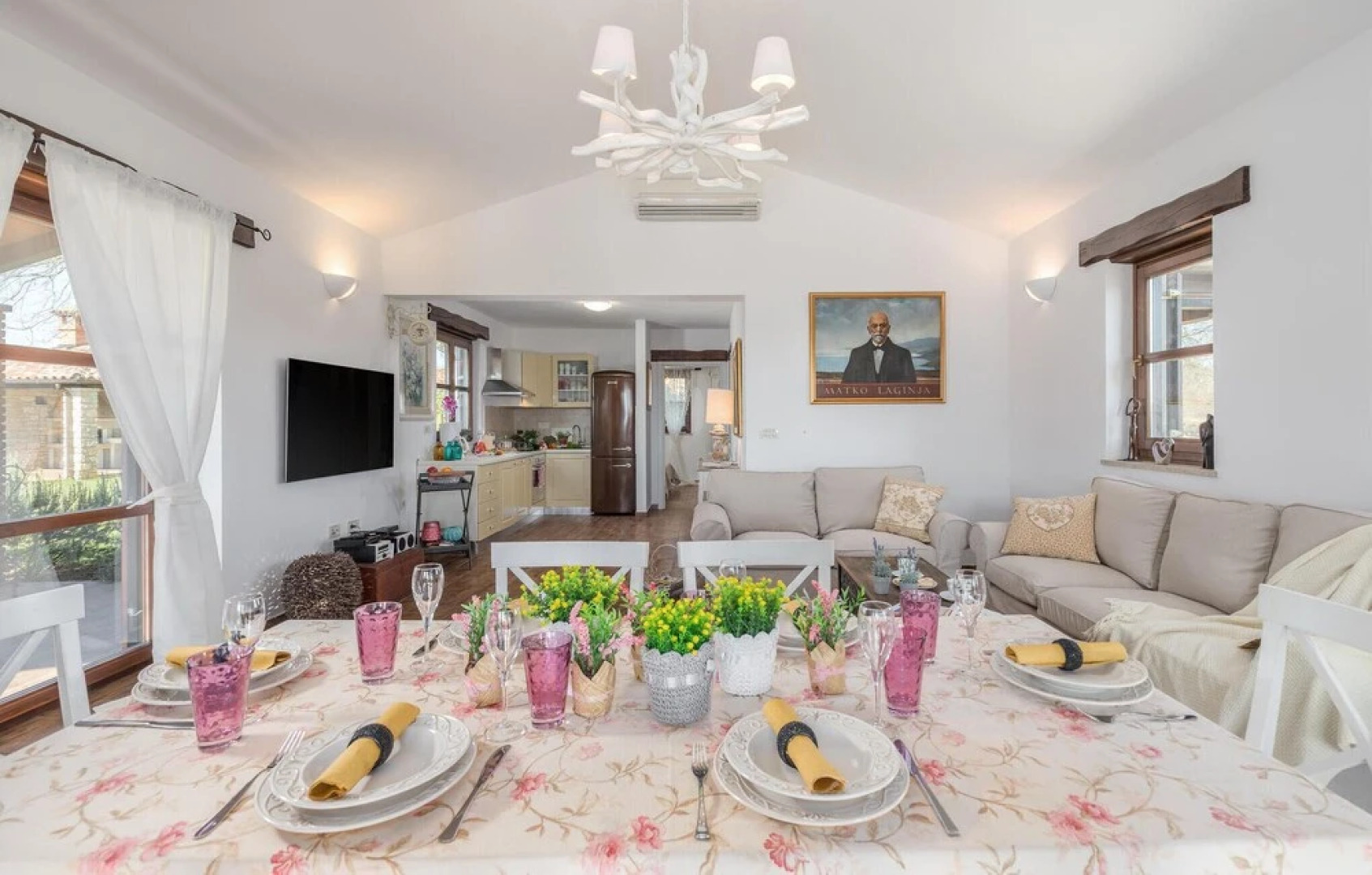 Amazing Home in Vosteni With 3 Bedrooms and Outdoor Swimming Pool