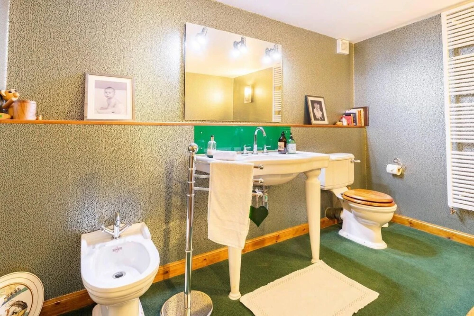 Stunning Luxury Duplex With Hot Tub and Aircon