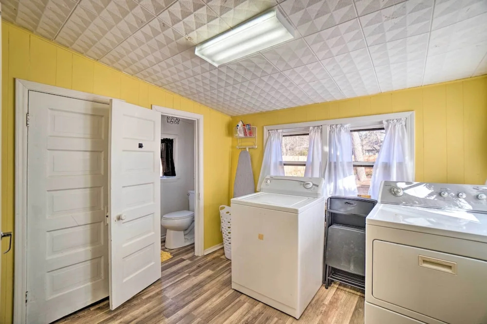 Lawton Home ~ 5 Mi to Fort Sill!