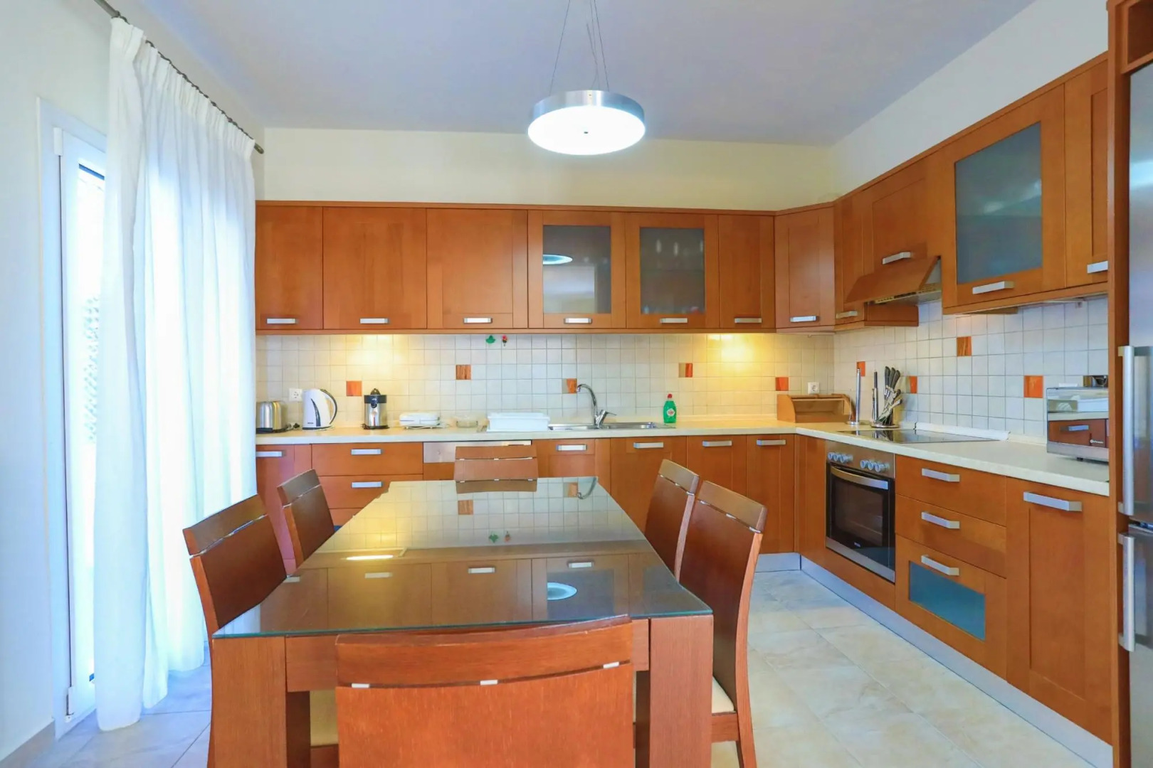 Captain Alex Villa Ena