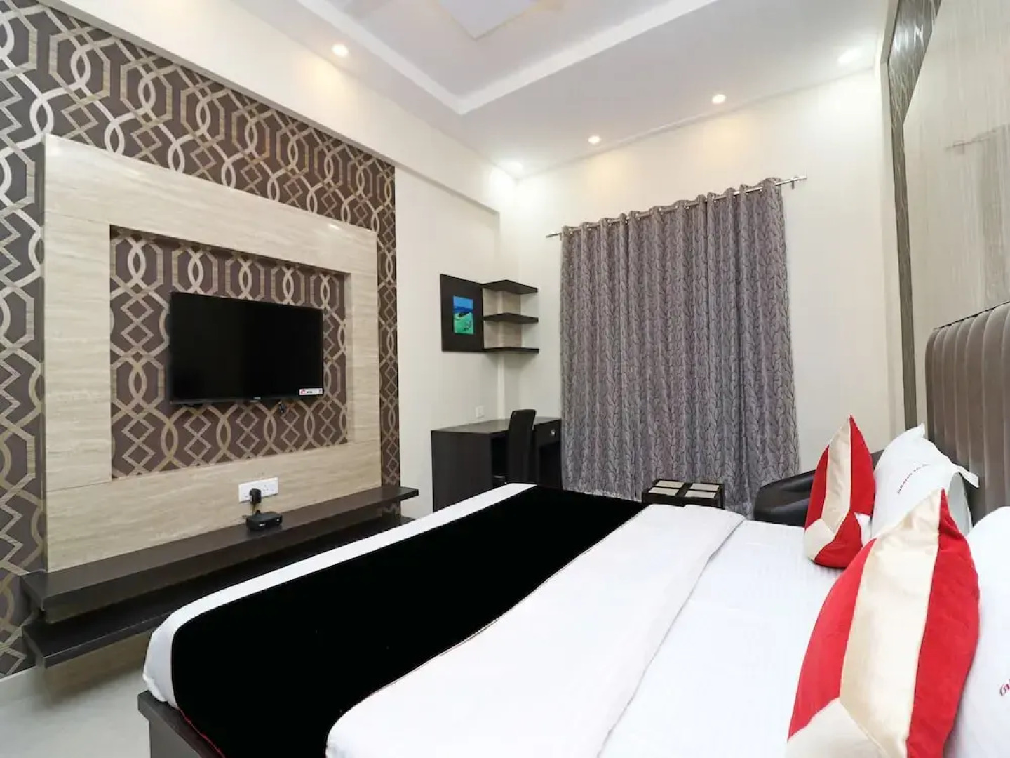 Capital O 19916 The Grand Tilak