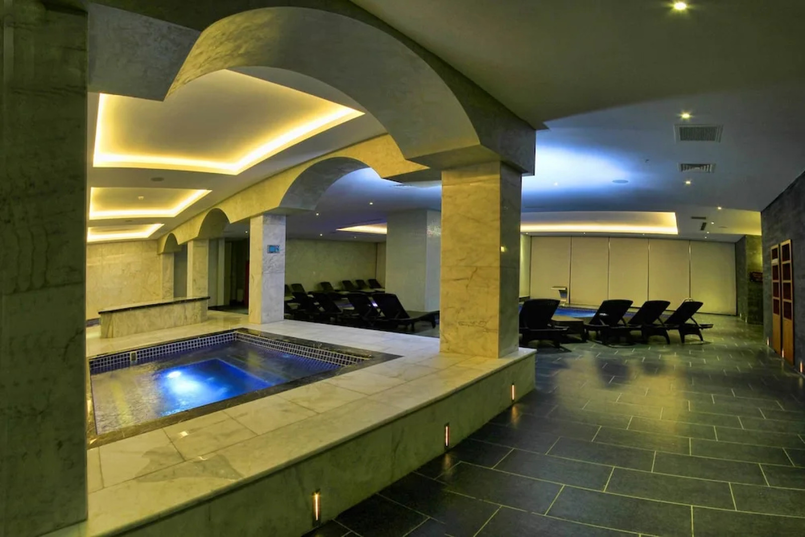 Sky Tower Deluxe Hotel