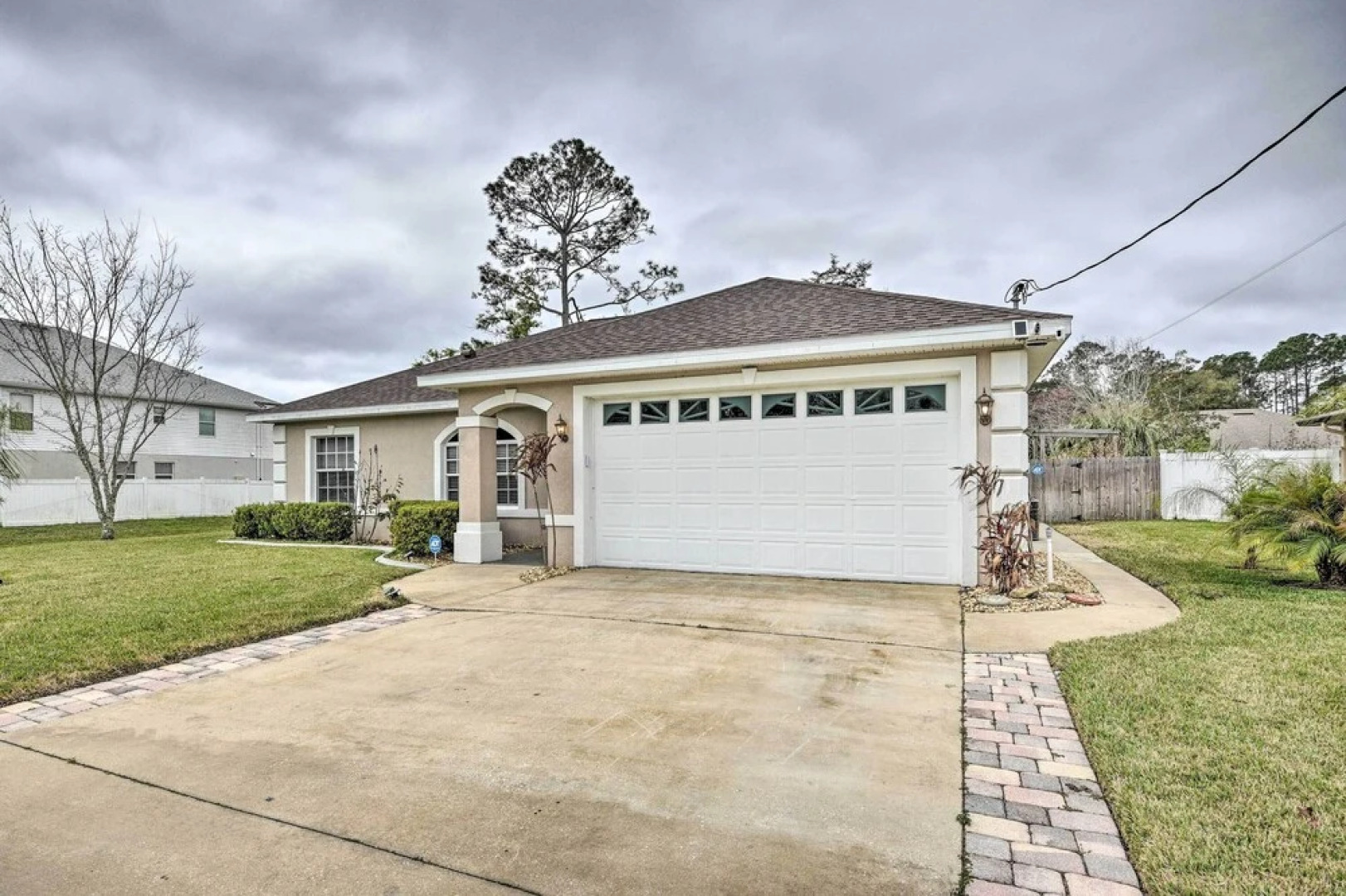 Pet-friendly Palm Coast Home w/ Pool Table & Patio