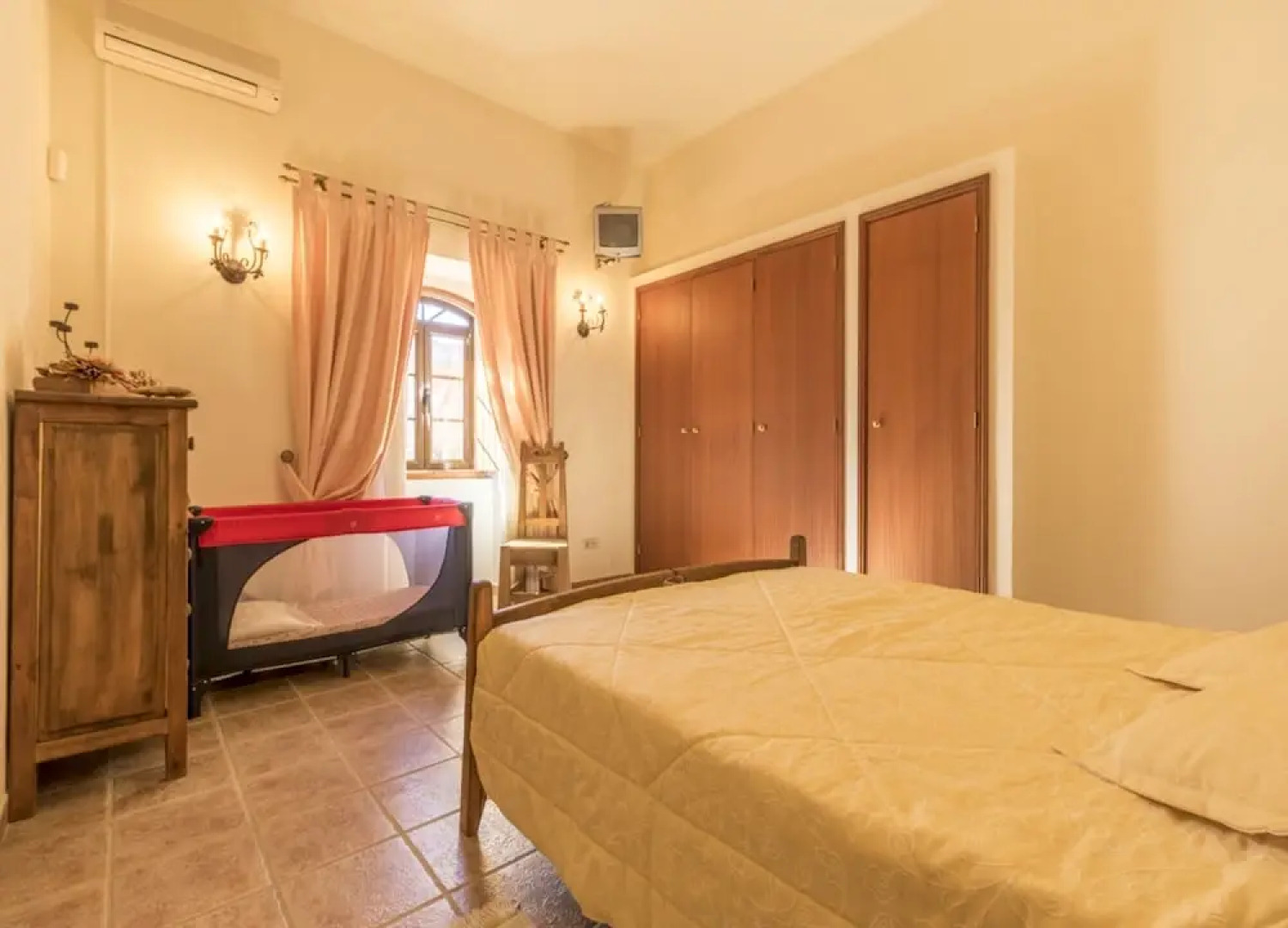 Villa - 6 Bedrooms with Pool and WiFi - 103920