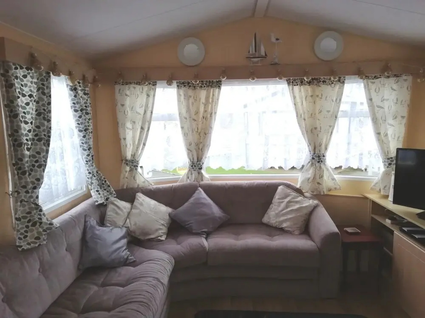 "seagulls" Sleeps 6.beautiful Wales. Dog Friendly