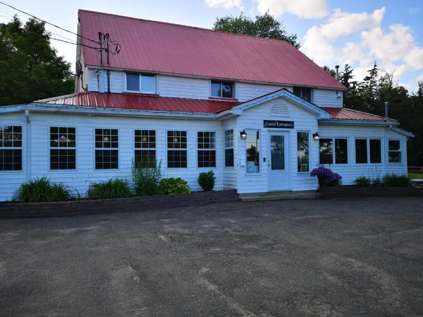 Crabbe Mountain Inn