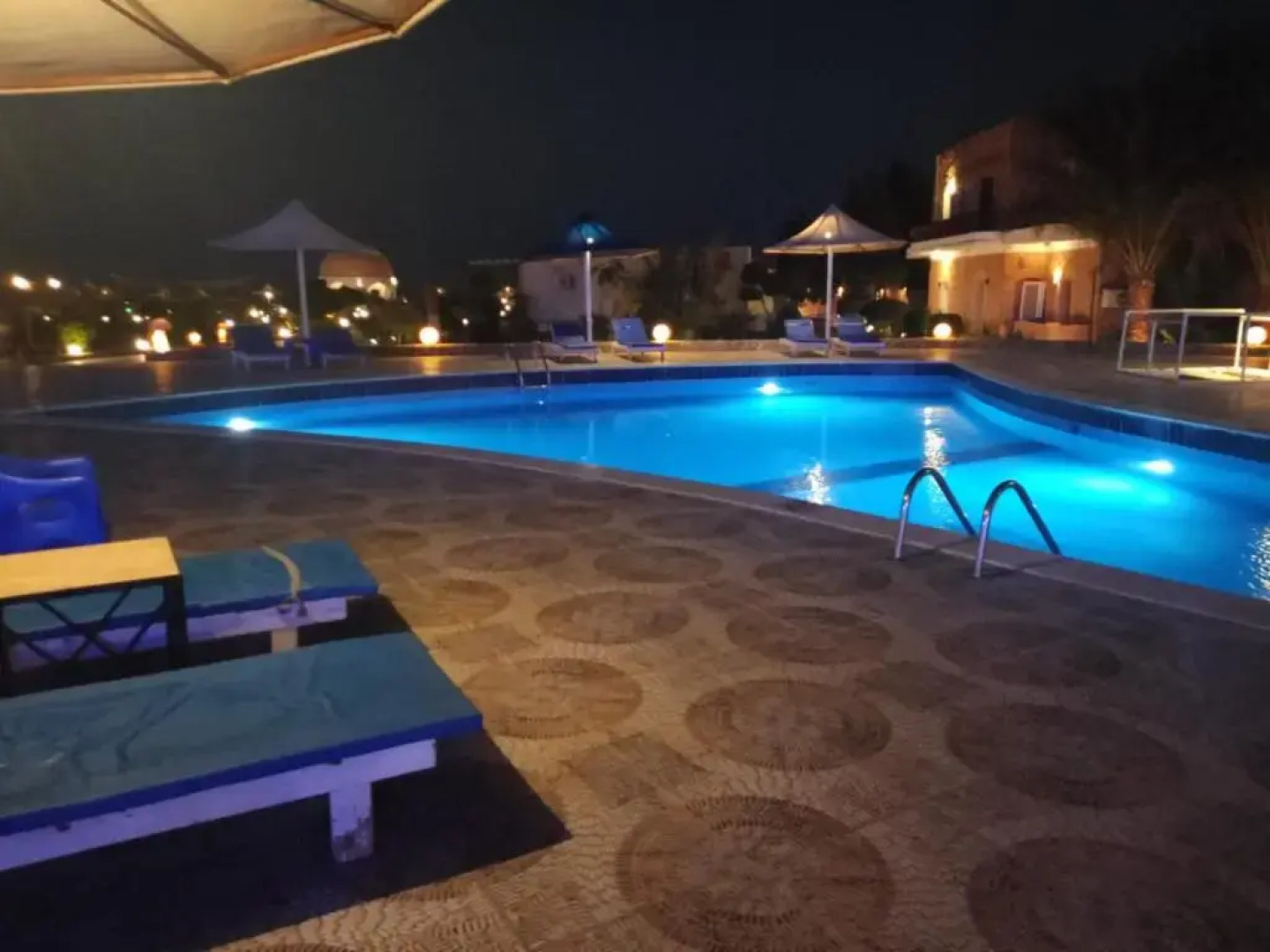 Dolphin Continental Hotel