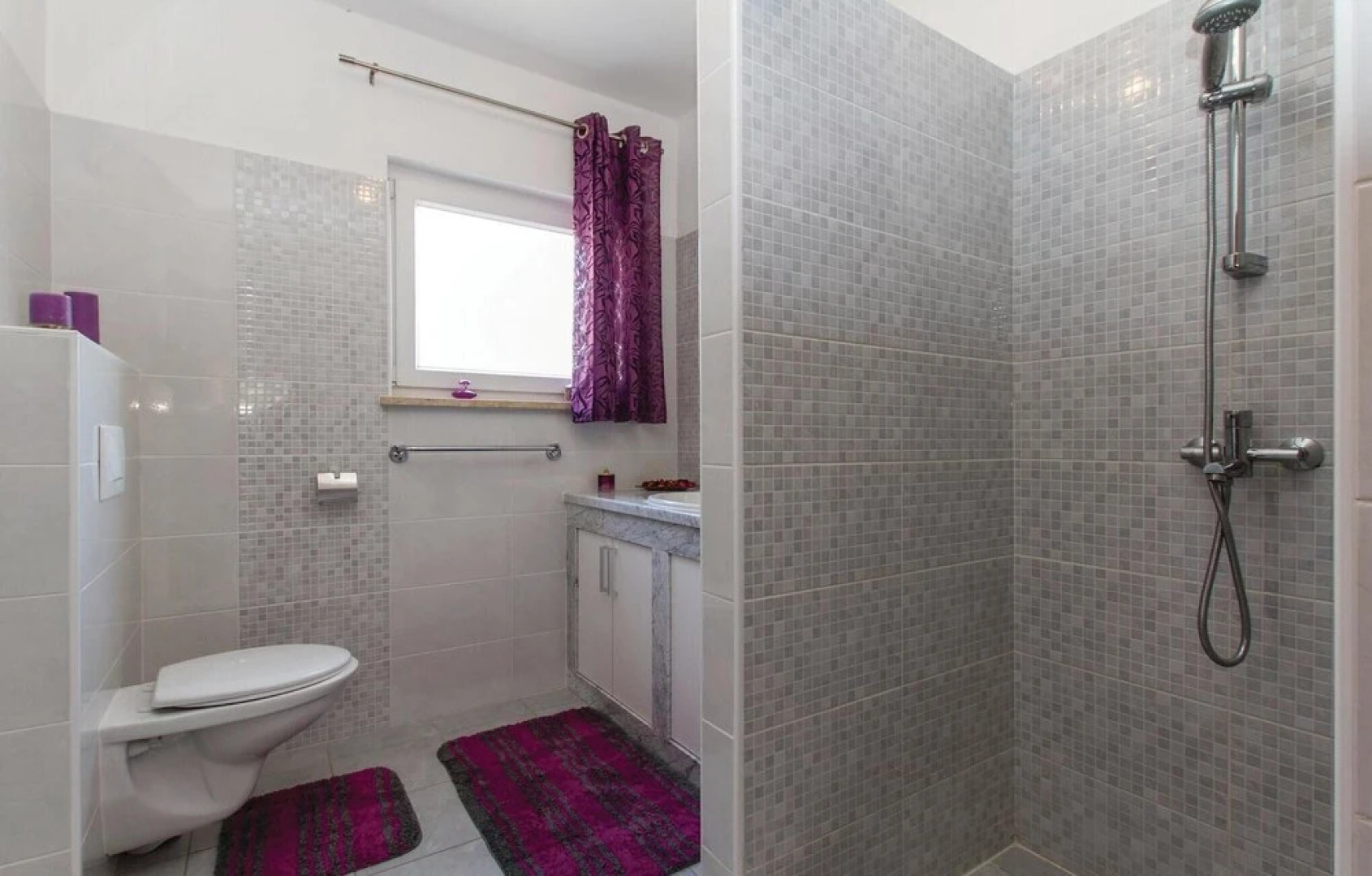 Awesome Home in Labin with Hot Tub, WiFi & 5 Bedrooms