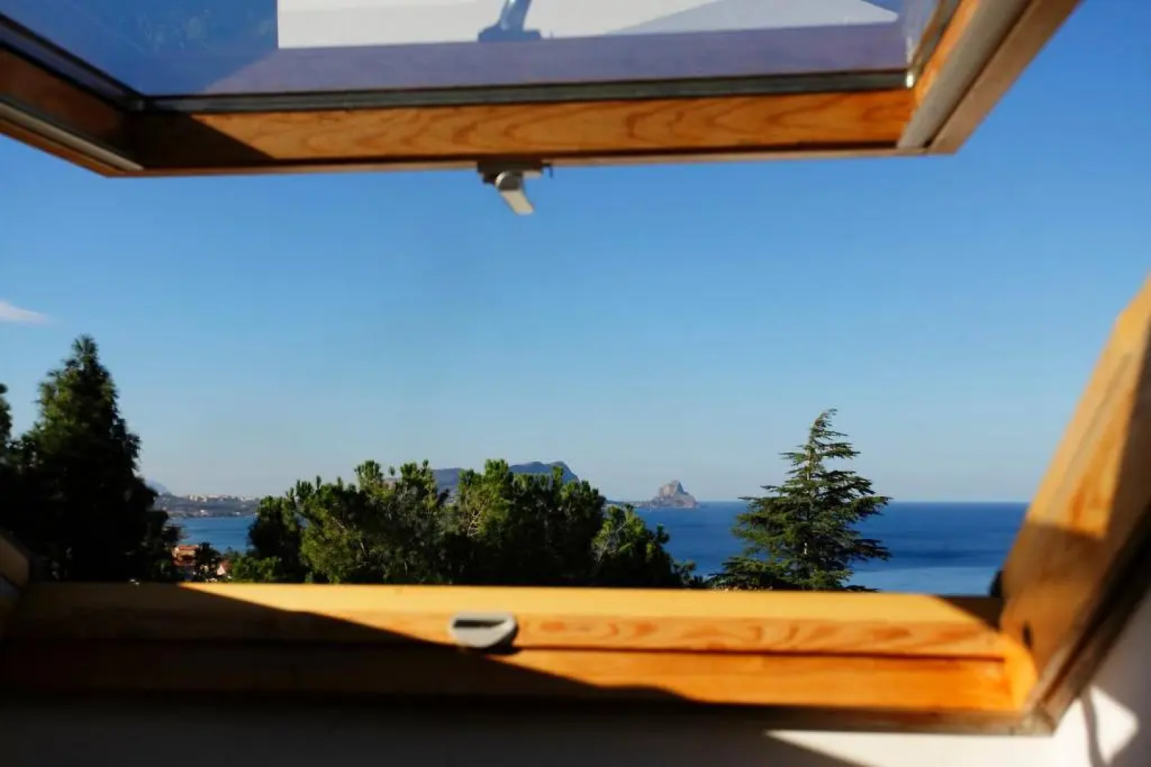 4 bedrooms house with sea view shared pool and furnished garden at Torre Colonna Sperone 1 km away from the beach
