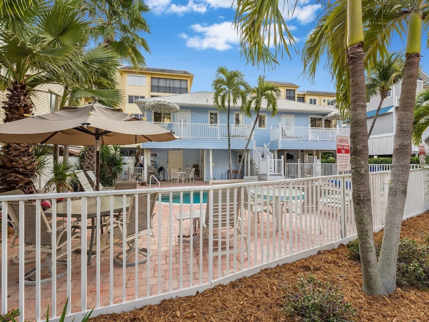 Sea Horse Upper Level