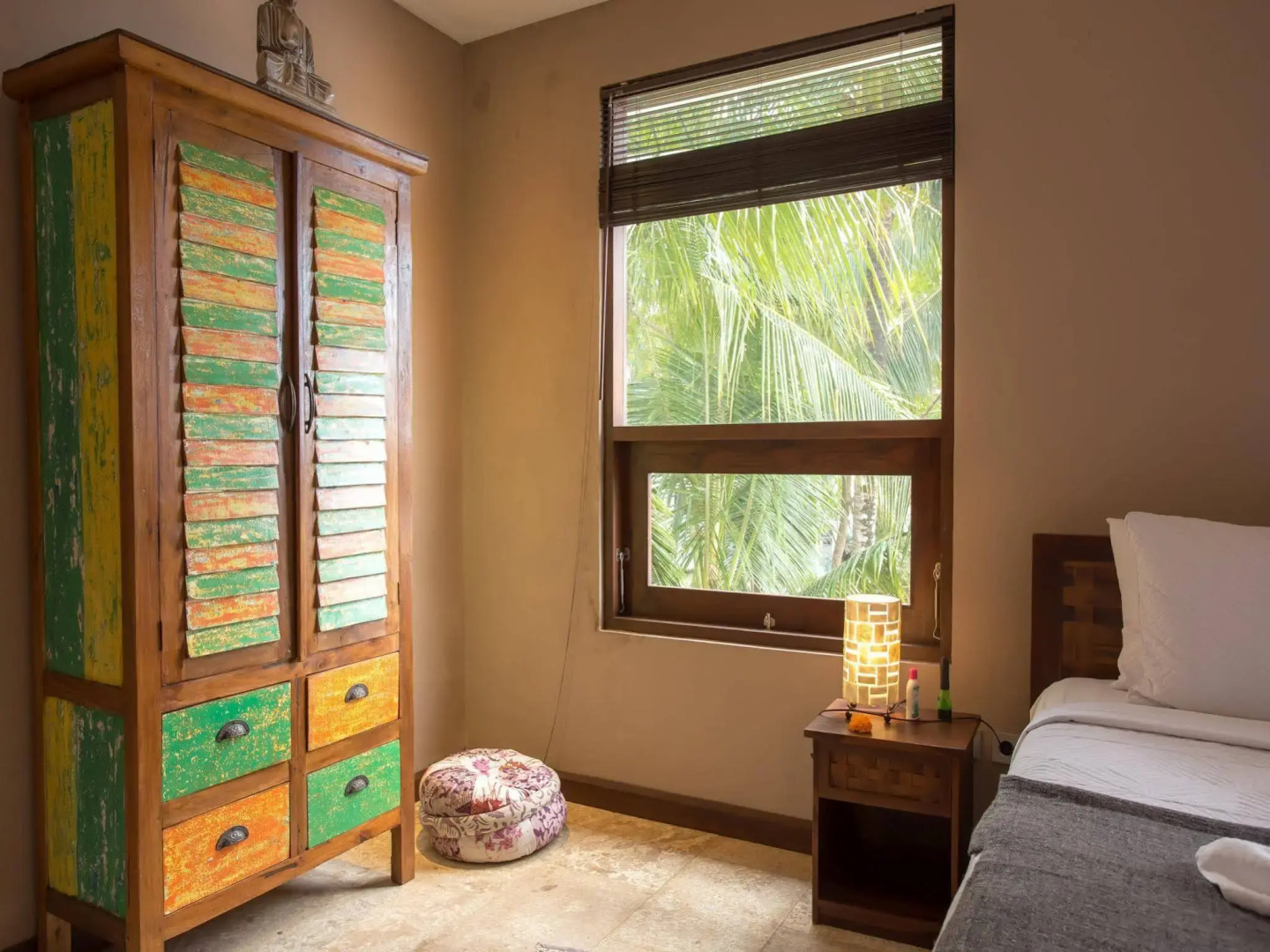 Solo Villas and Retreat