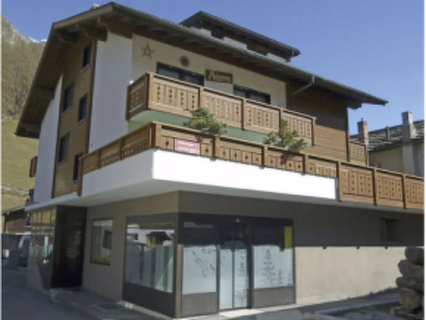 Adonis & Vallesia 27904