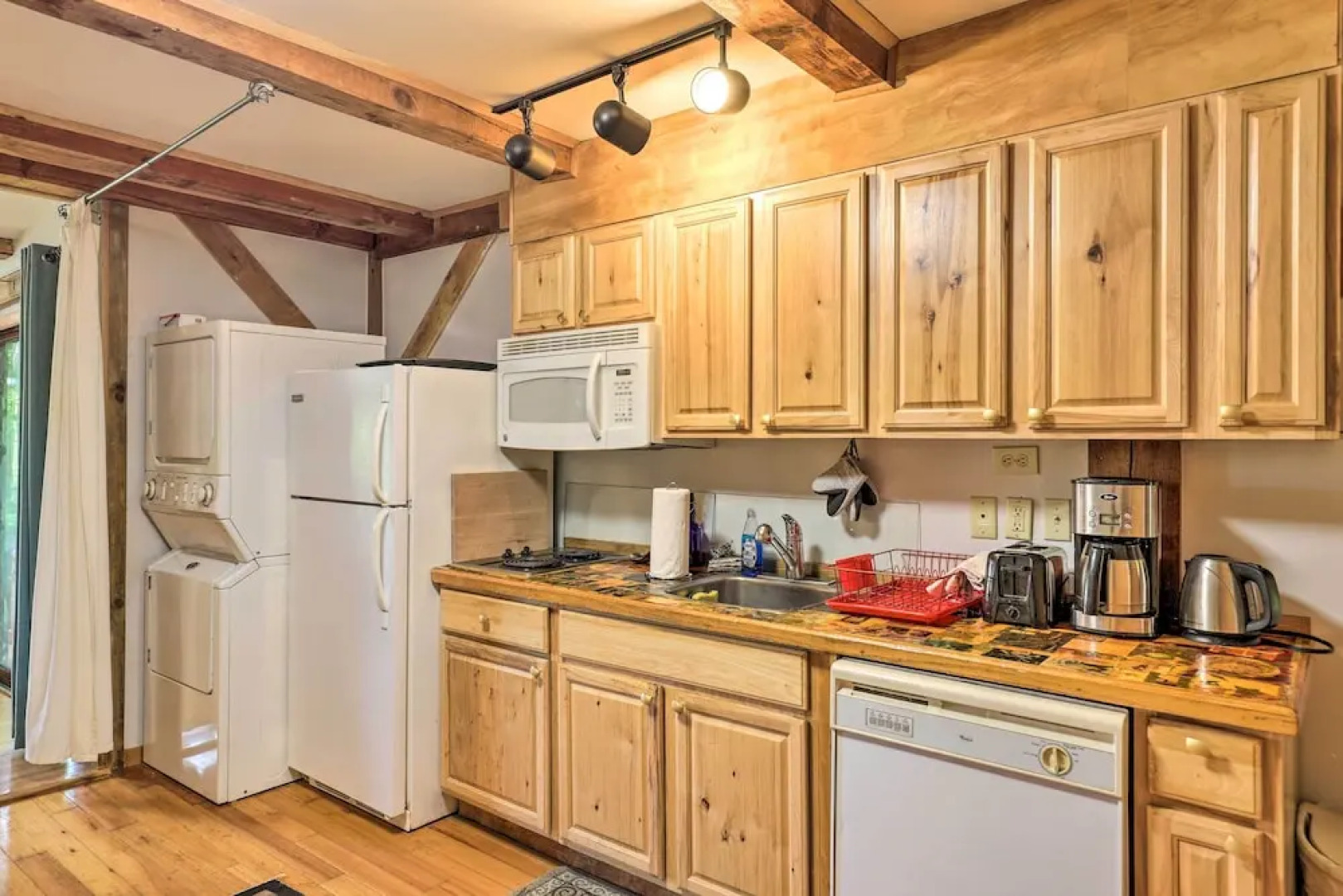 BBQ Deck + Views: 'sweet Suite' in Leicester