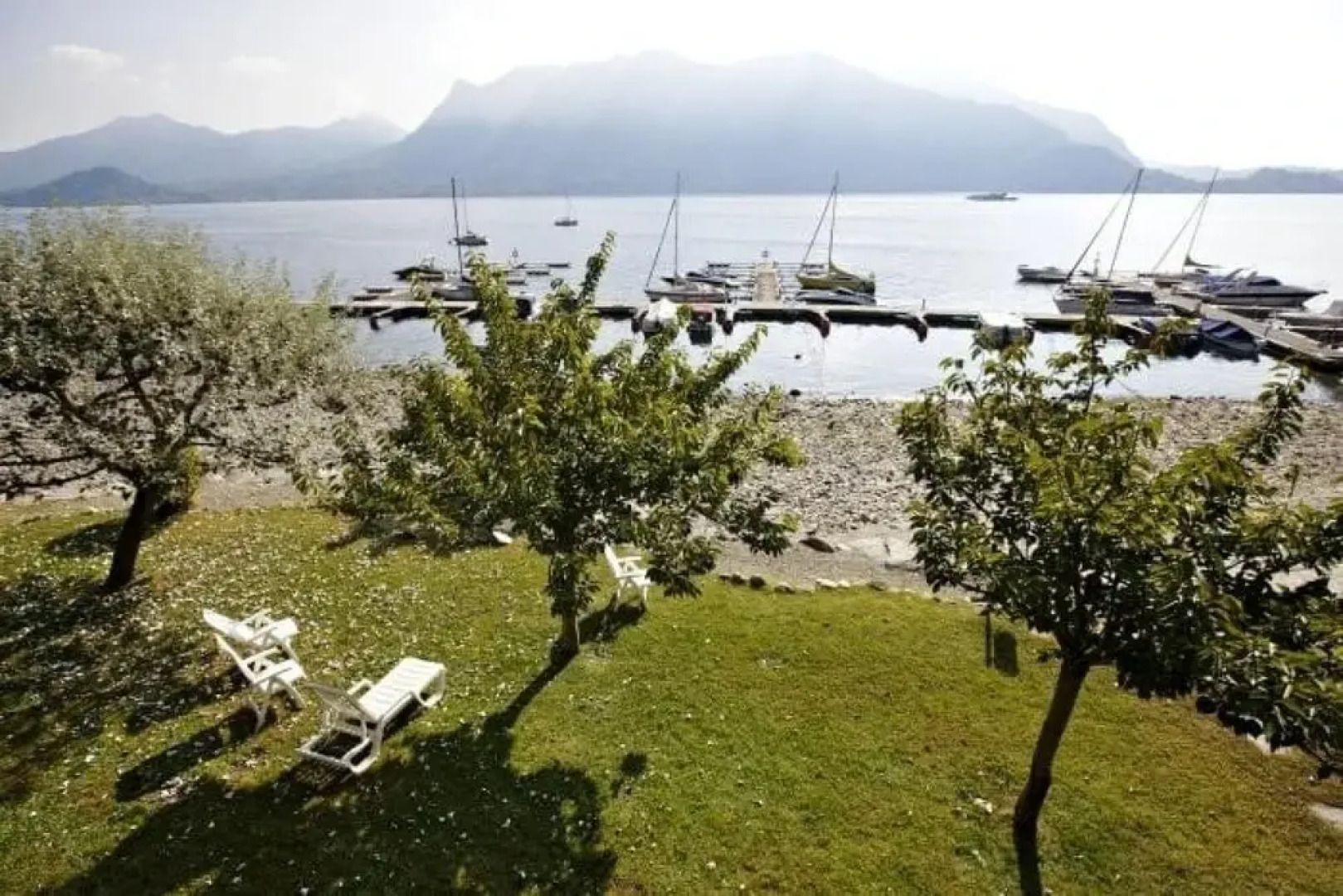 St Maurice Smile Lake View Apartment With Pool