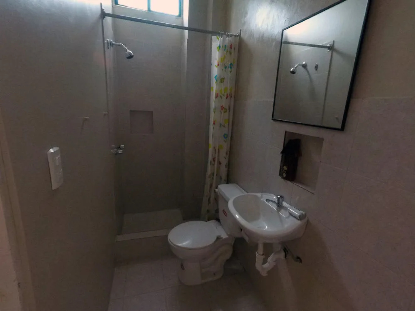 Chescos Hostel & Hotel