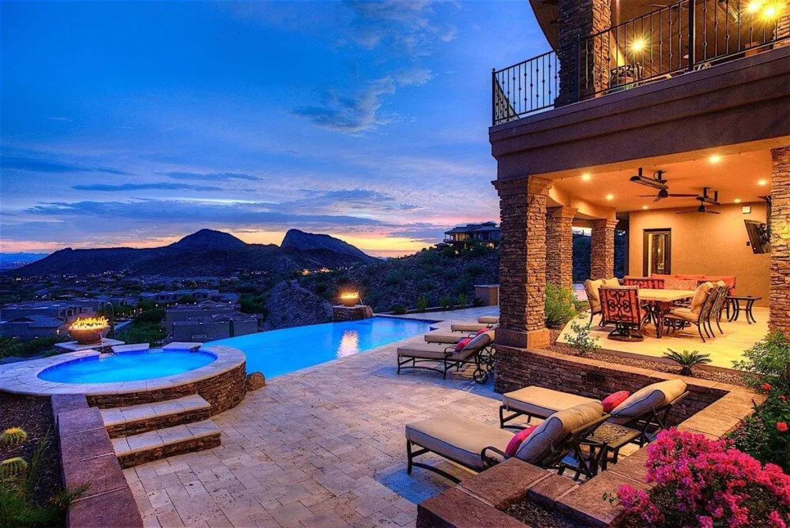 Palisades Estate 5 BR by Casago